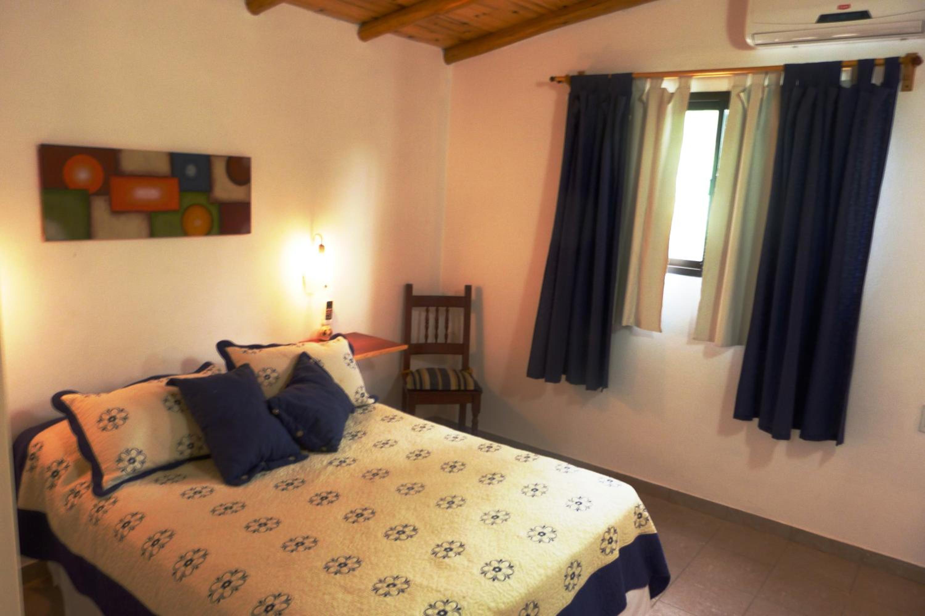 One-Bedroom Bungalow (2 Adults) photo 2