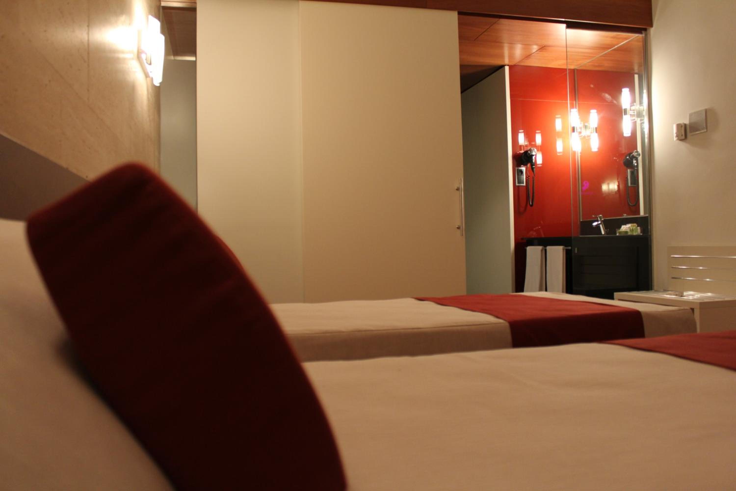 Double or Twin Room - Photo 10