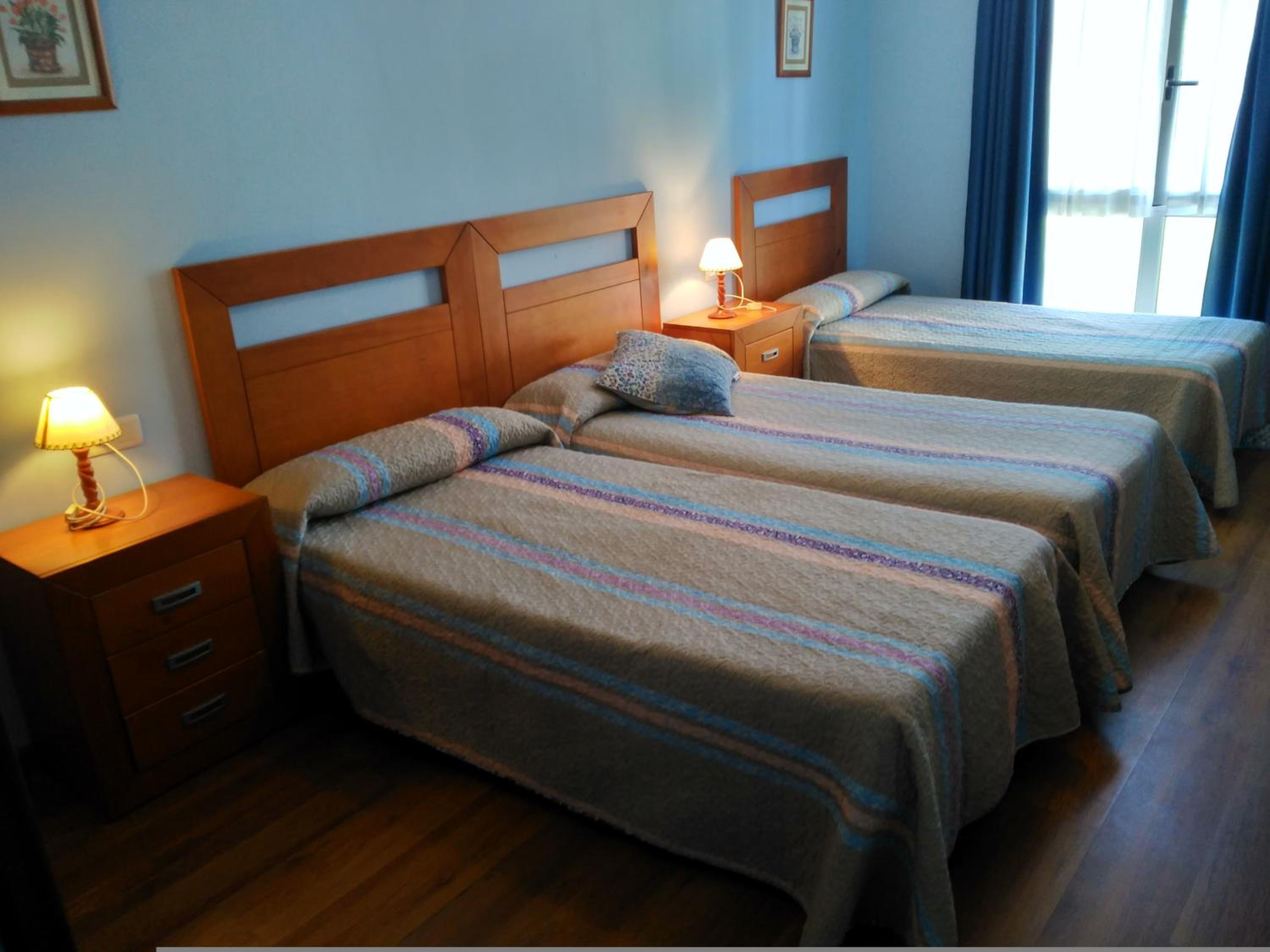 Double or Twin Room with Extra Bed - Photo 5
