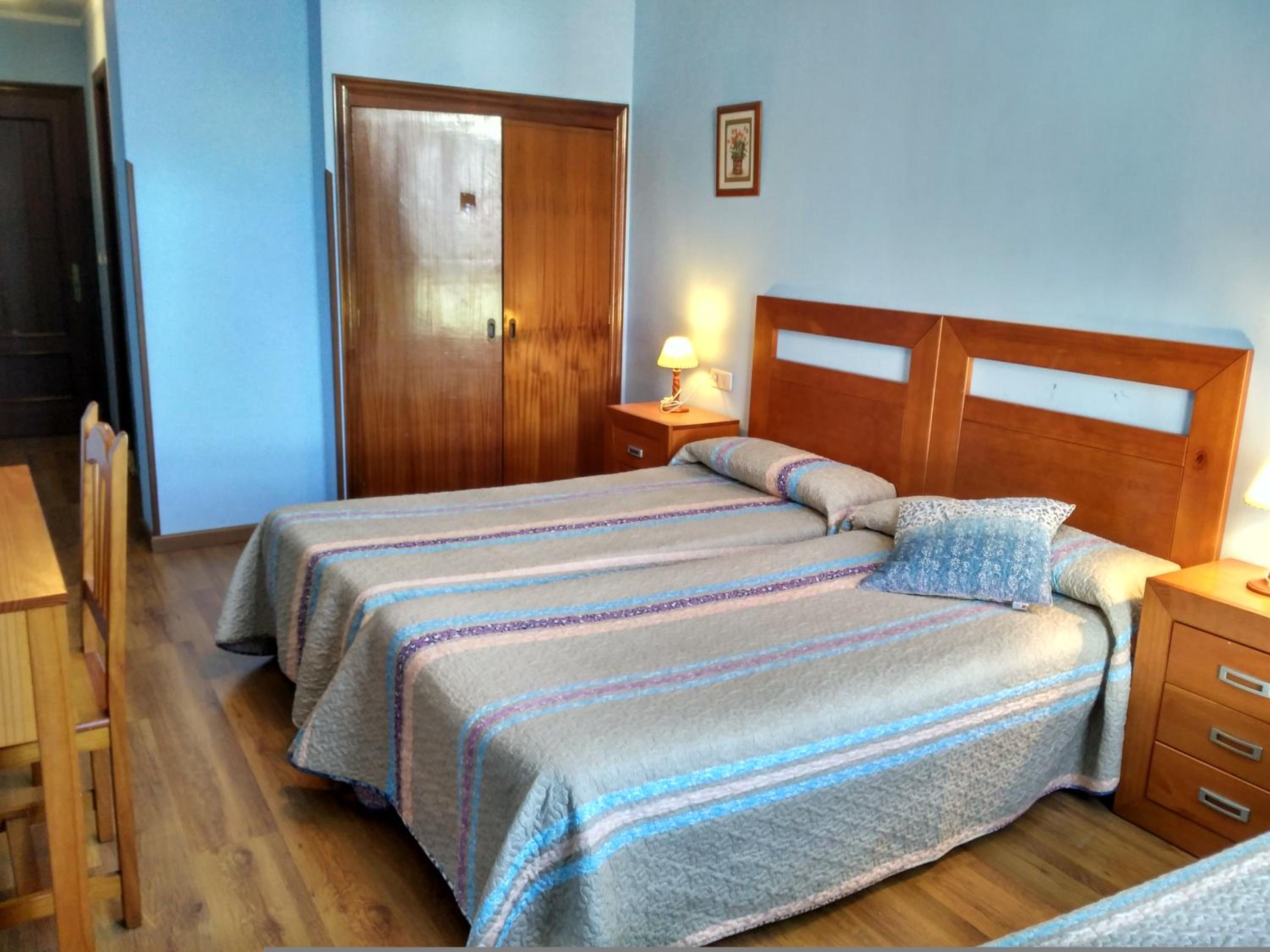 Double or Twin Room with Extra Bed - Photo 3