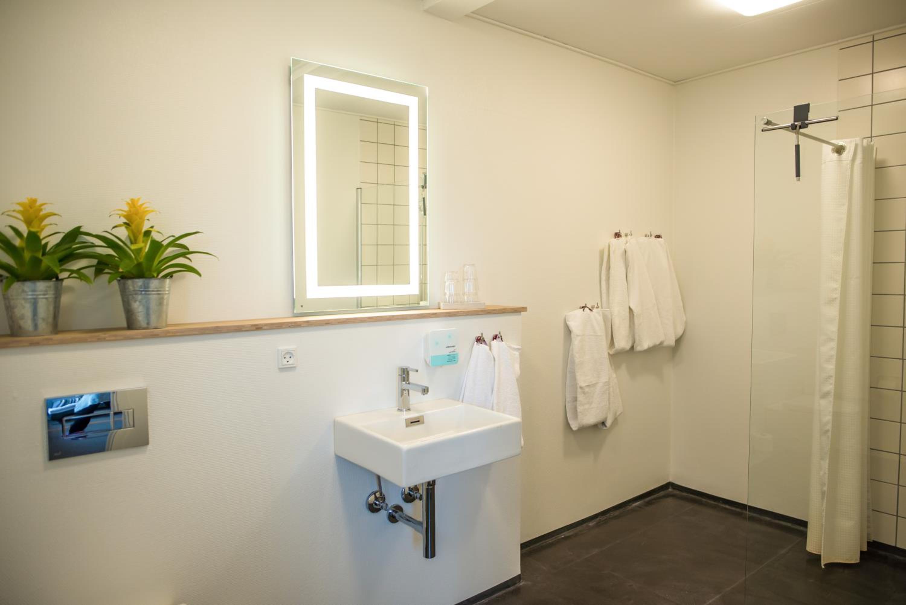 Family Room (2 Adults + 2 Children) - Photo 7