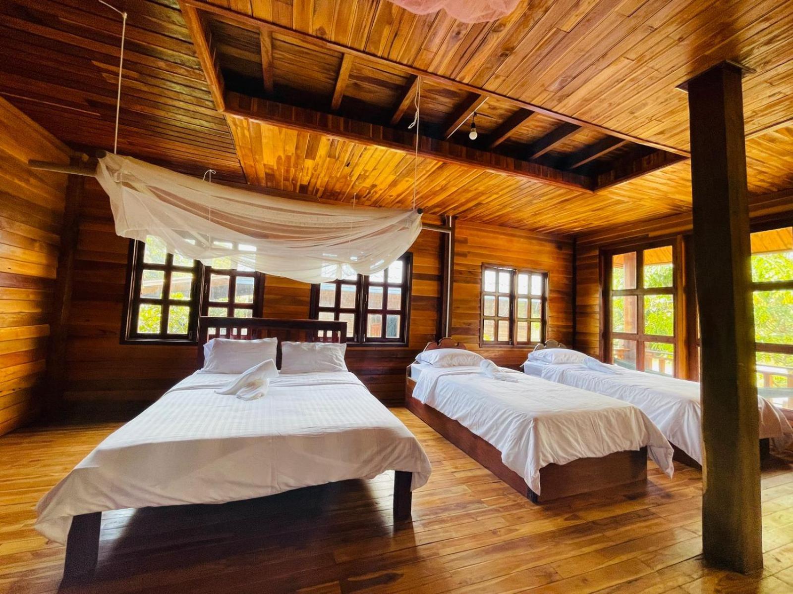 Bed in 6-Bed Mixed Dormitory Room photo 1