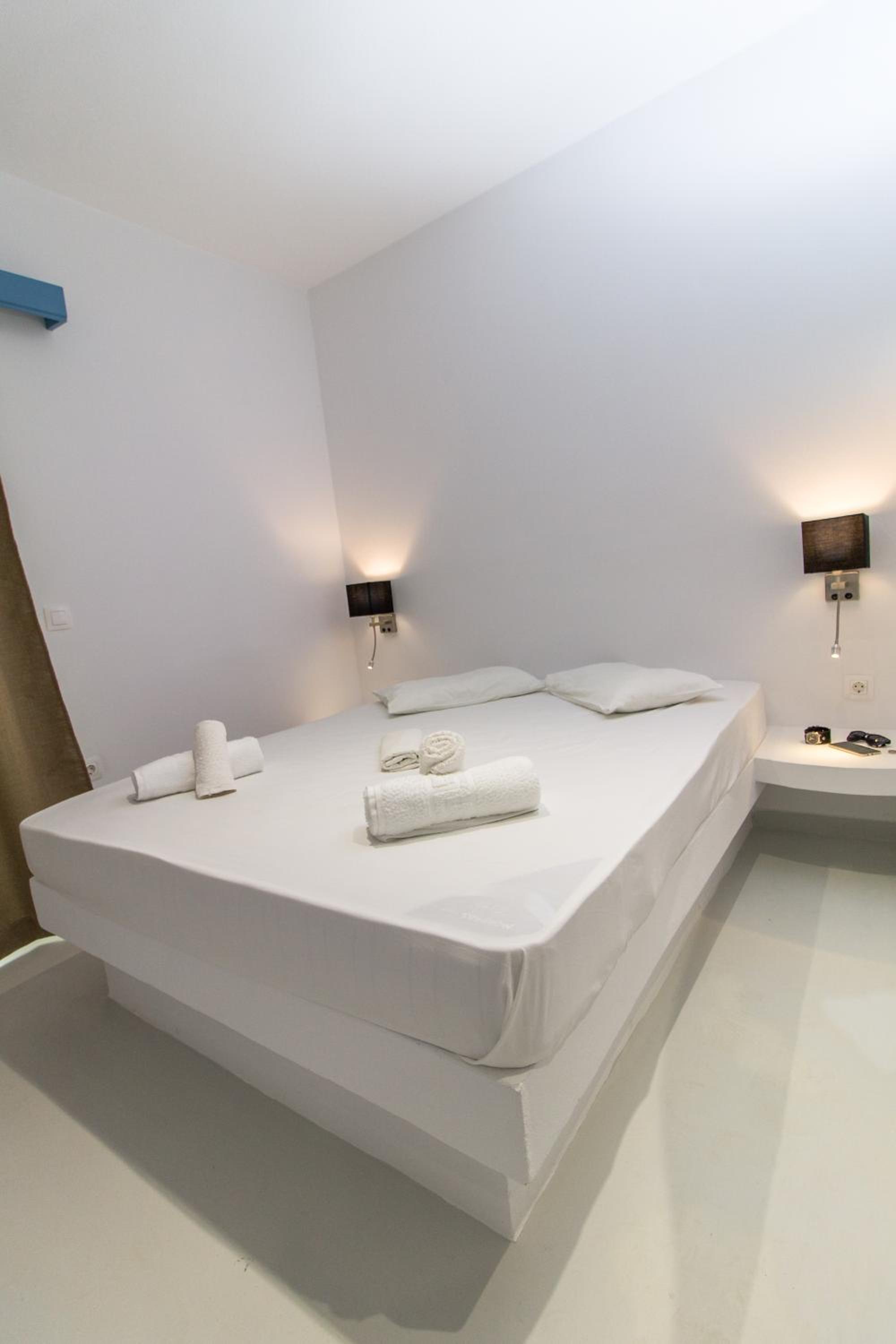 Special Offer - Studio with Car rental (2 Adults)