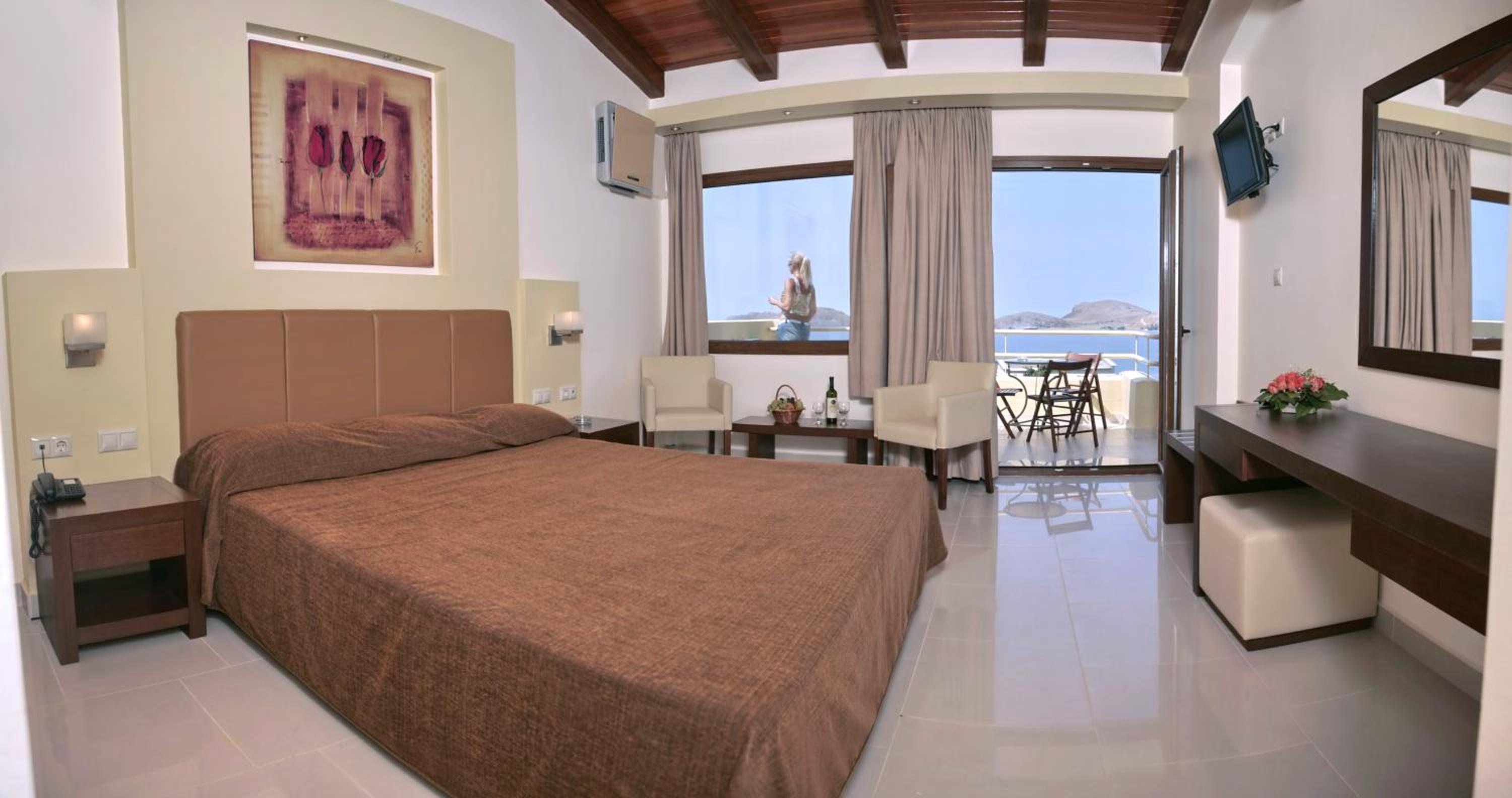 Family Room with Sea View photo 2