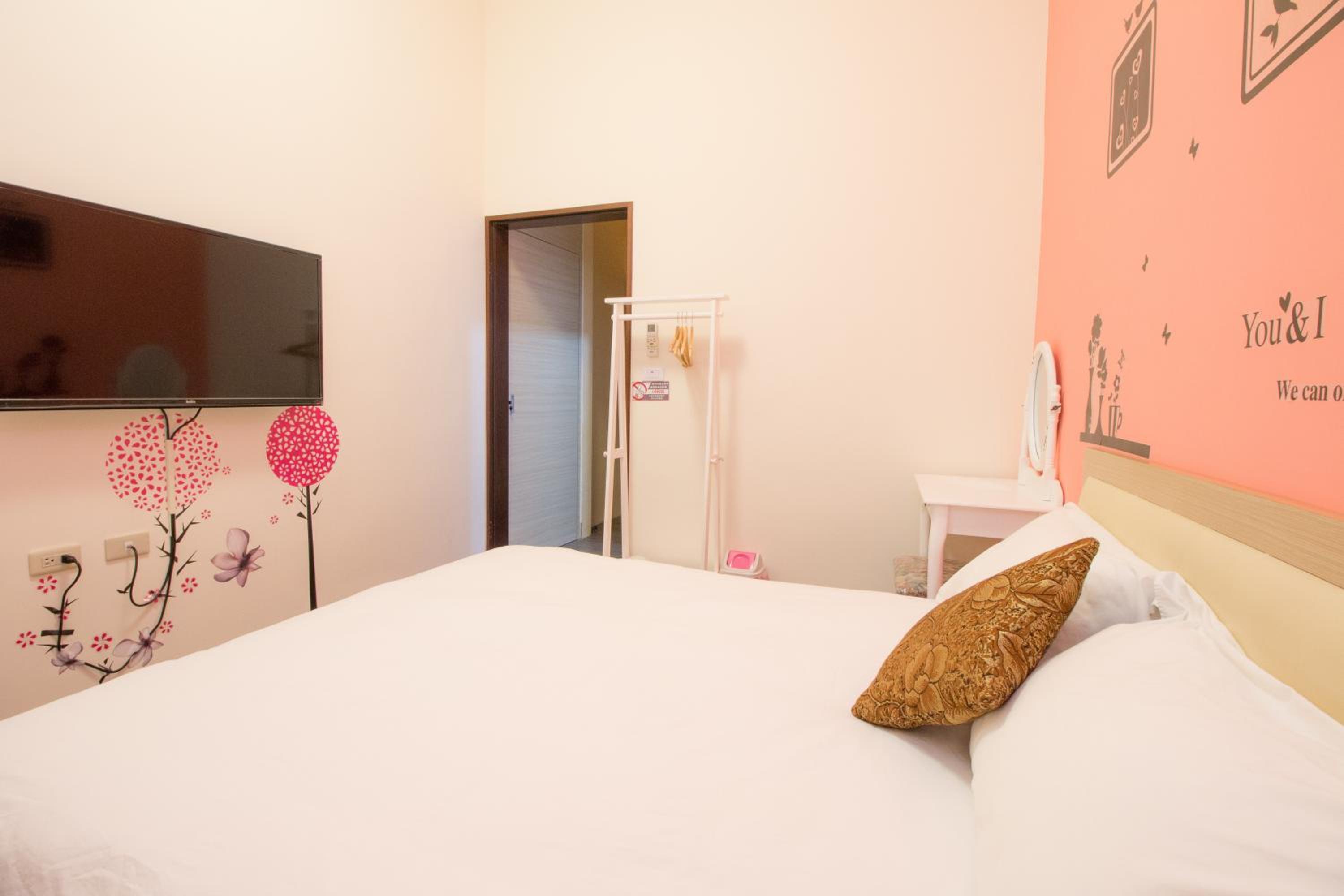 Economy Double Room photo 3