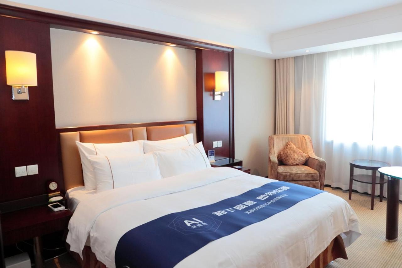 Sleep Enhanced king room photo 2