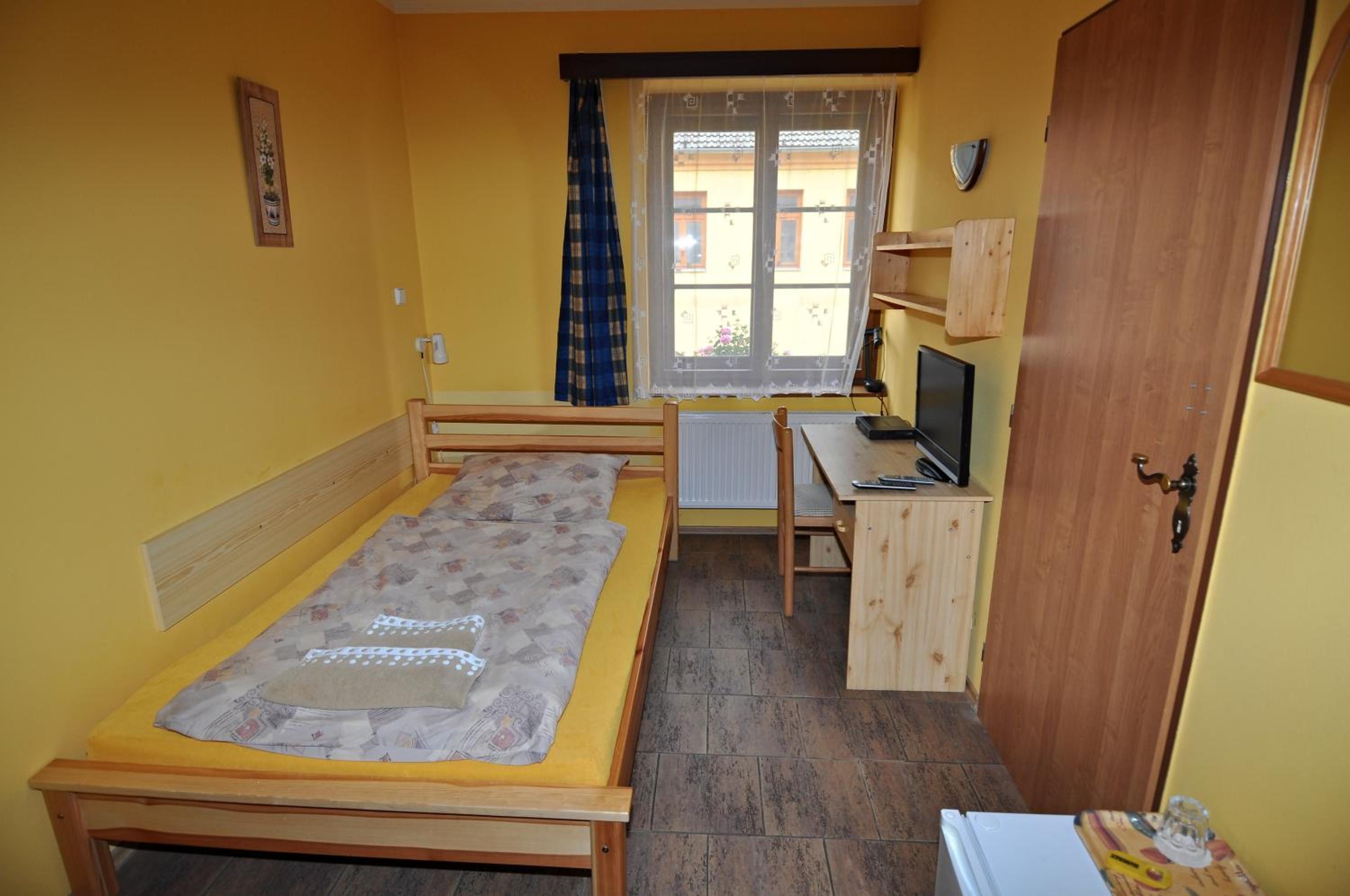 Double or Twin Room - Photo 6