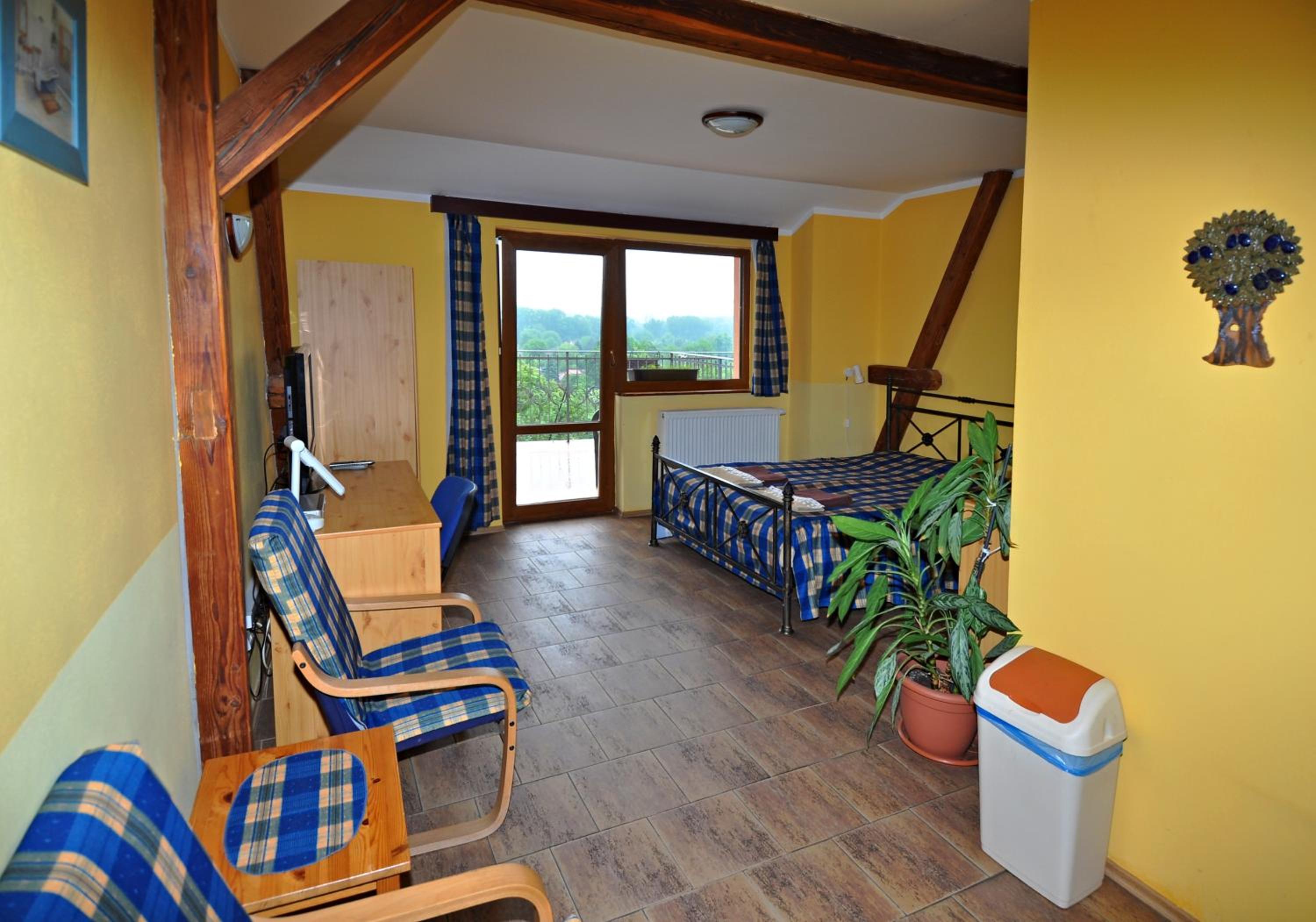 Double or Twin Room - Photo 11
