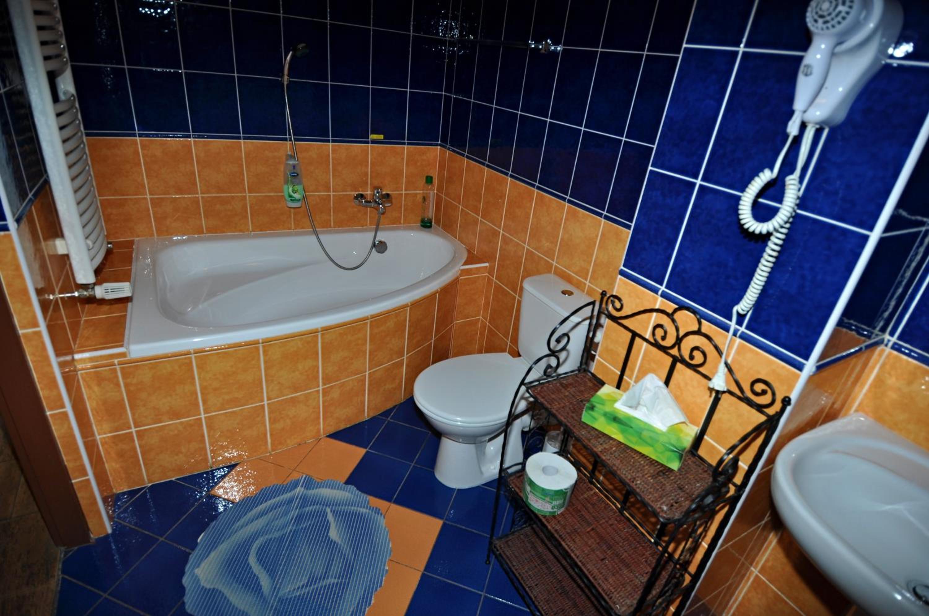 Double or Twin Room - Photo 14