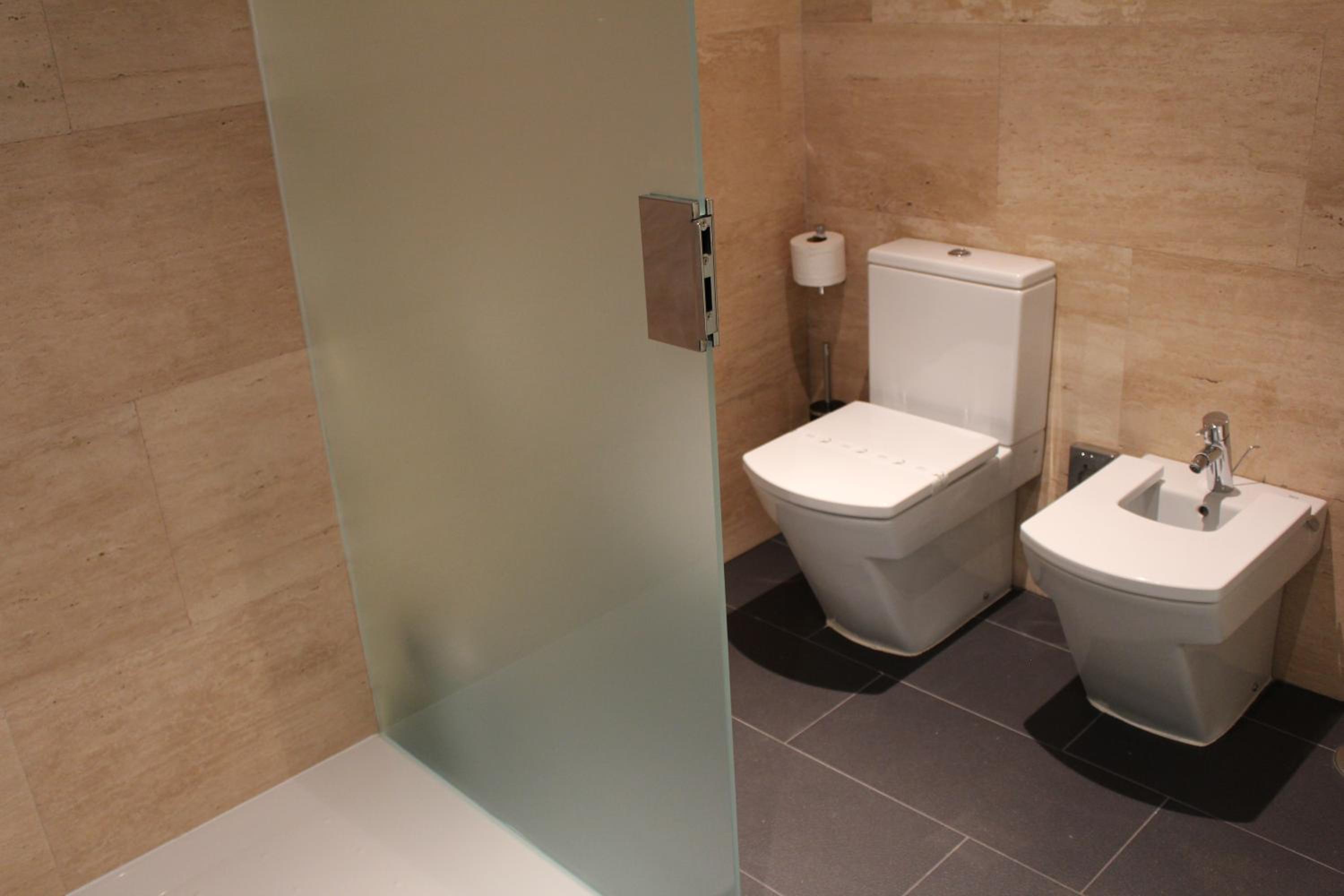 Double or Twin Room - Photo 4