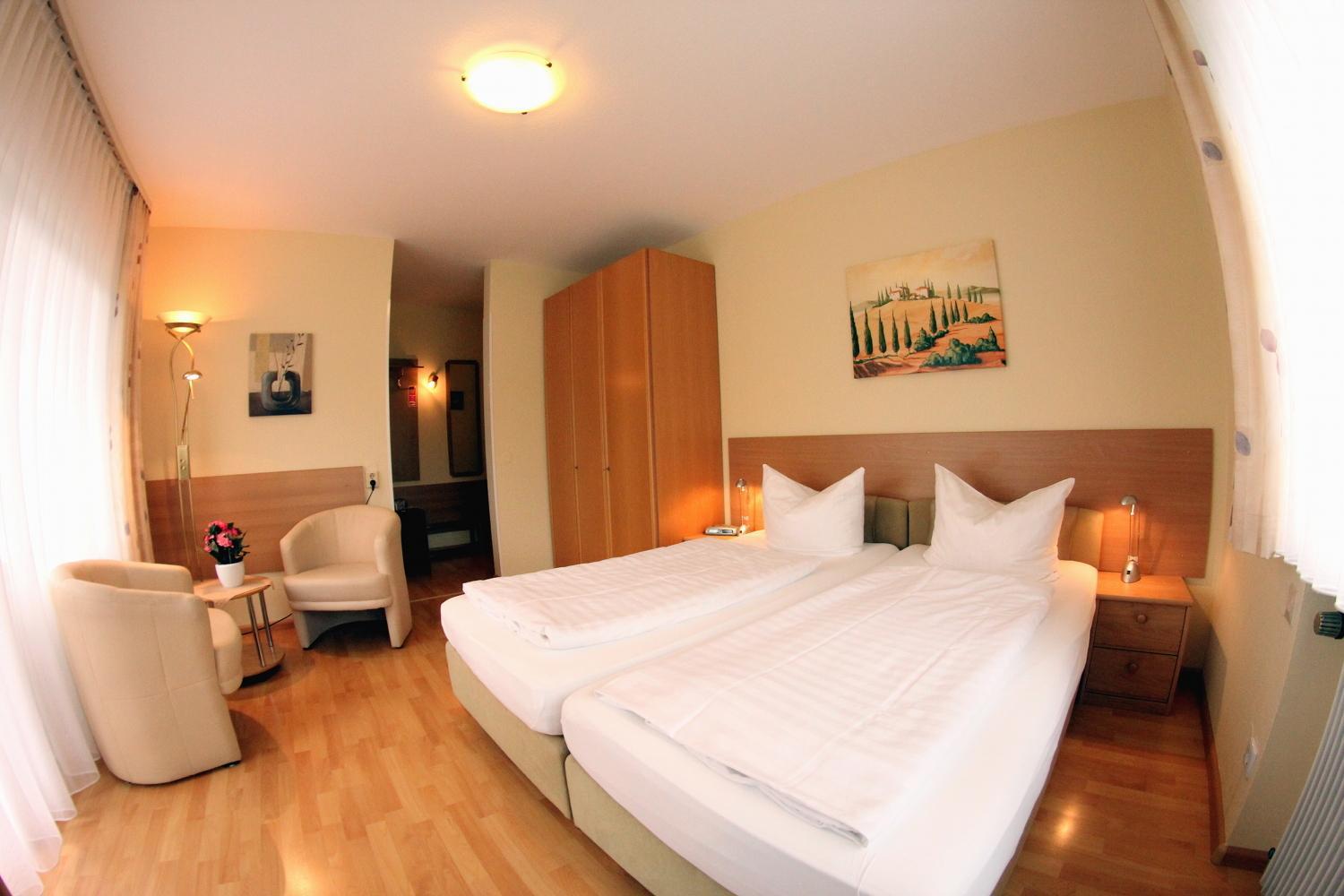 Suite with Balcony - Photo 2