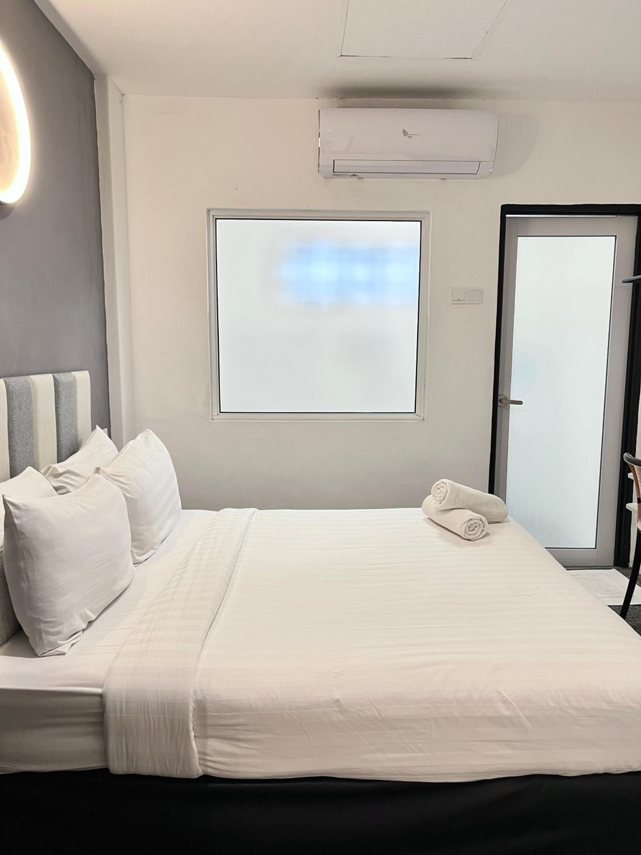 Double Room - Photo 7