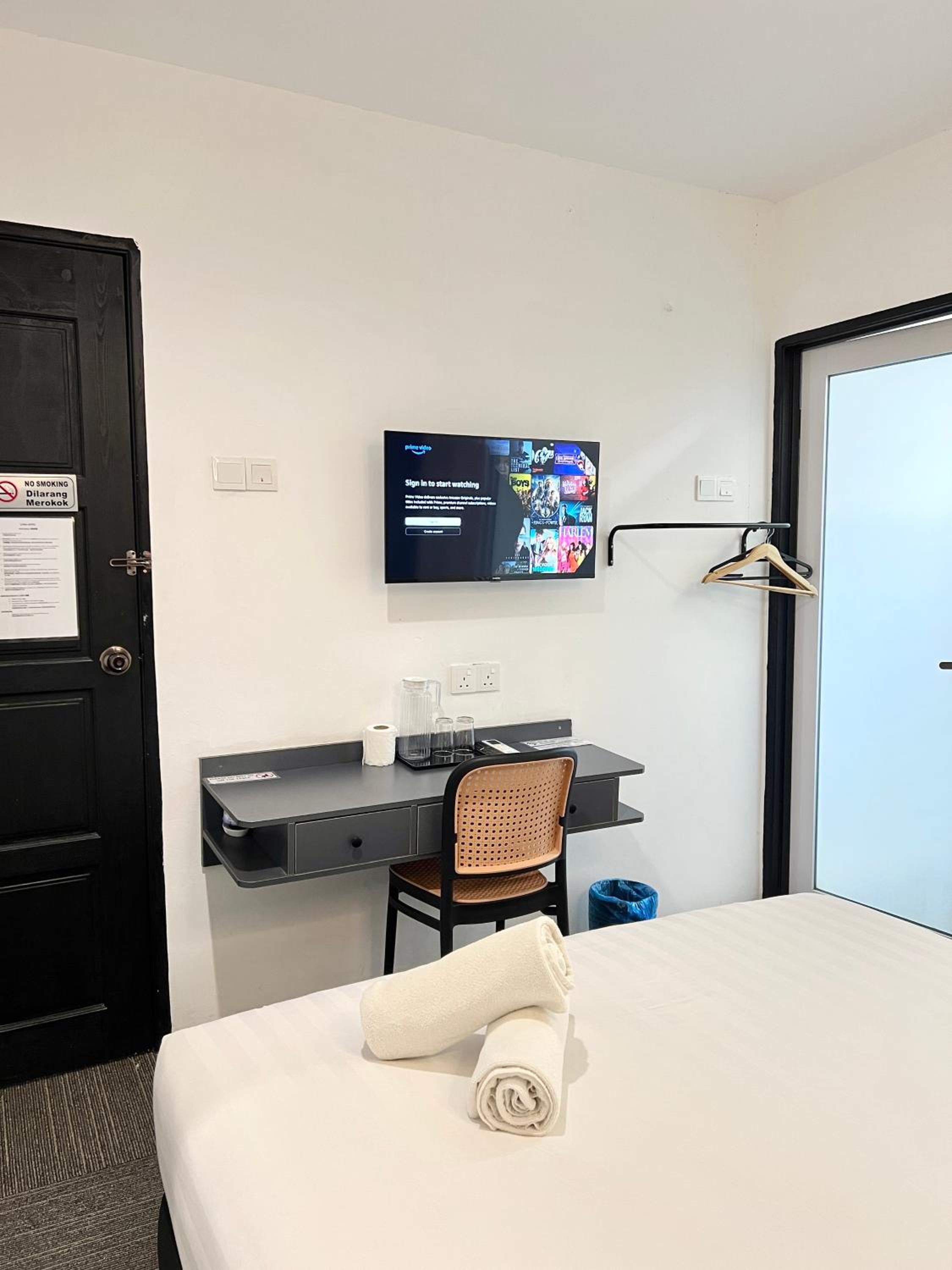 Double Room - Photo 5