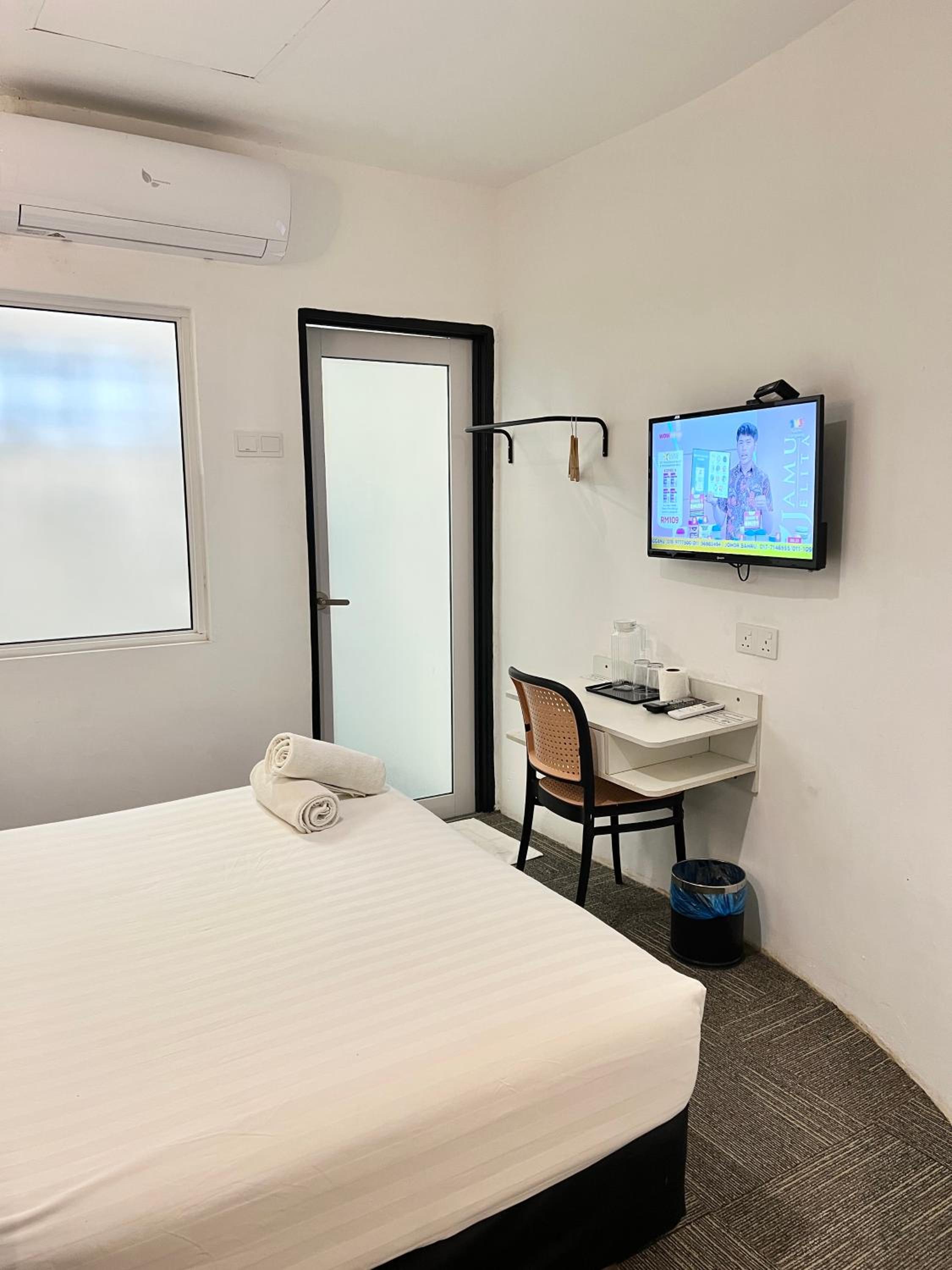 Double Room - Photo 4