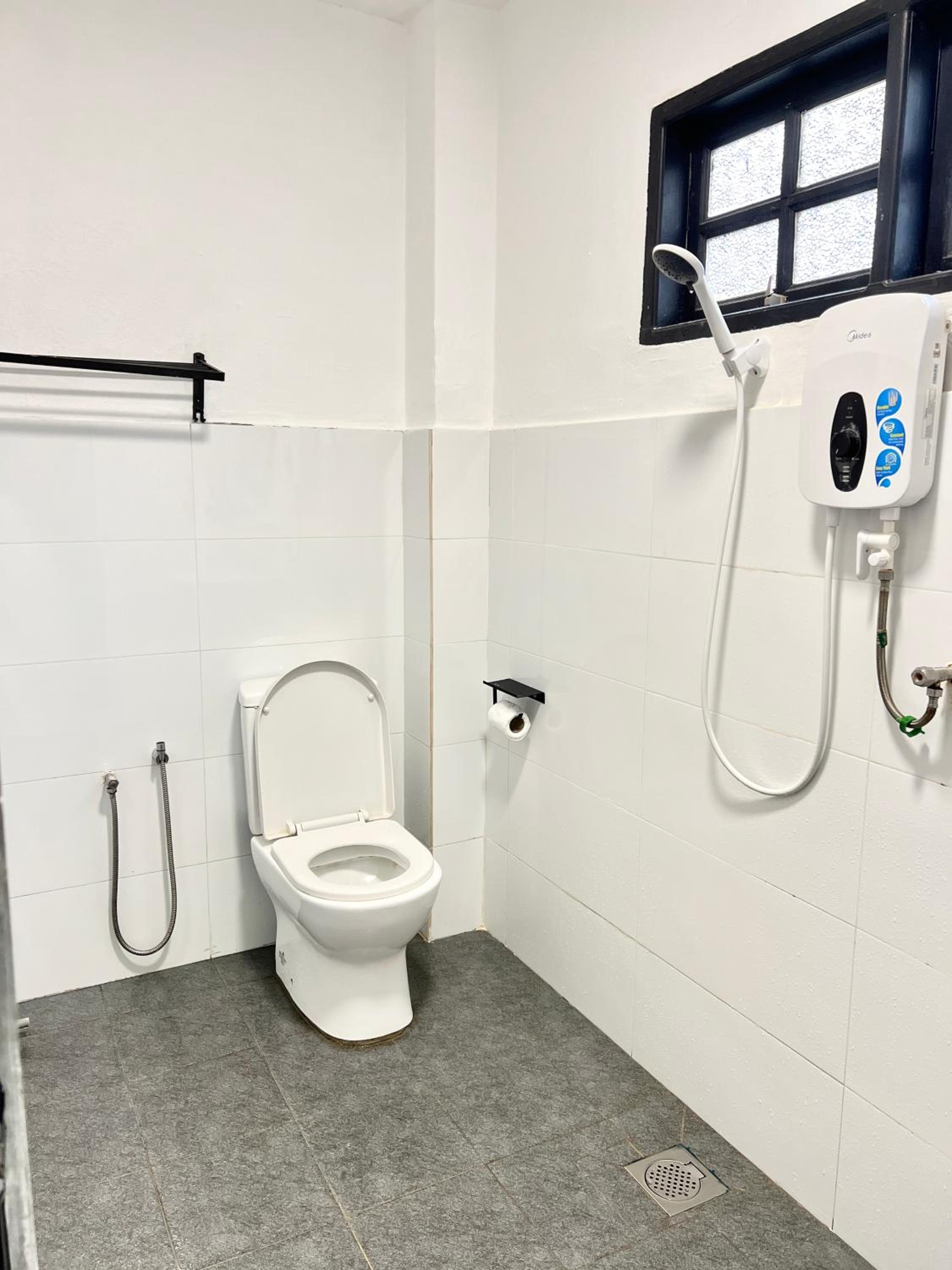 Double Room - Photo 12