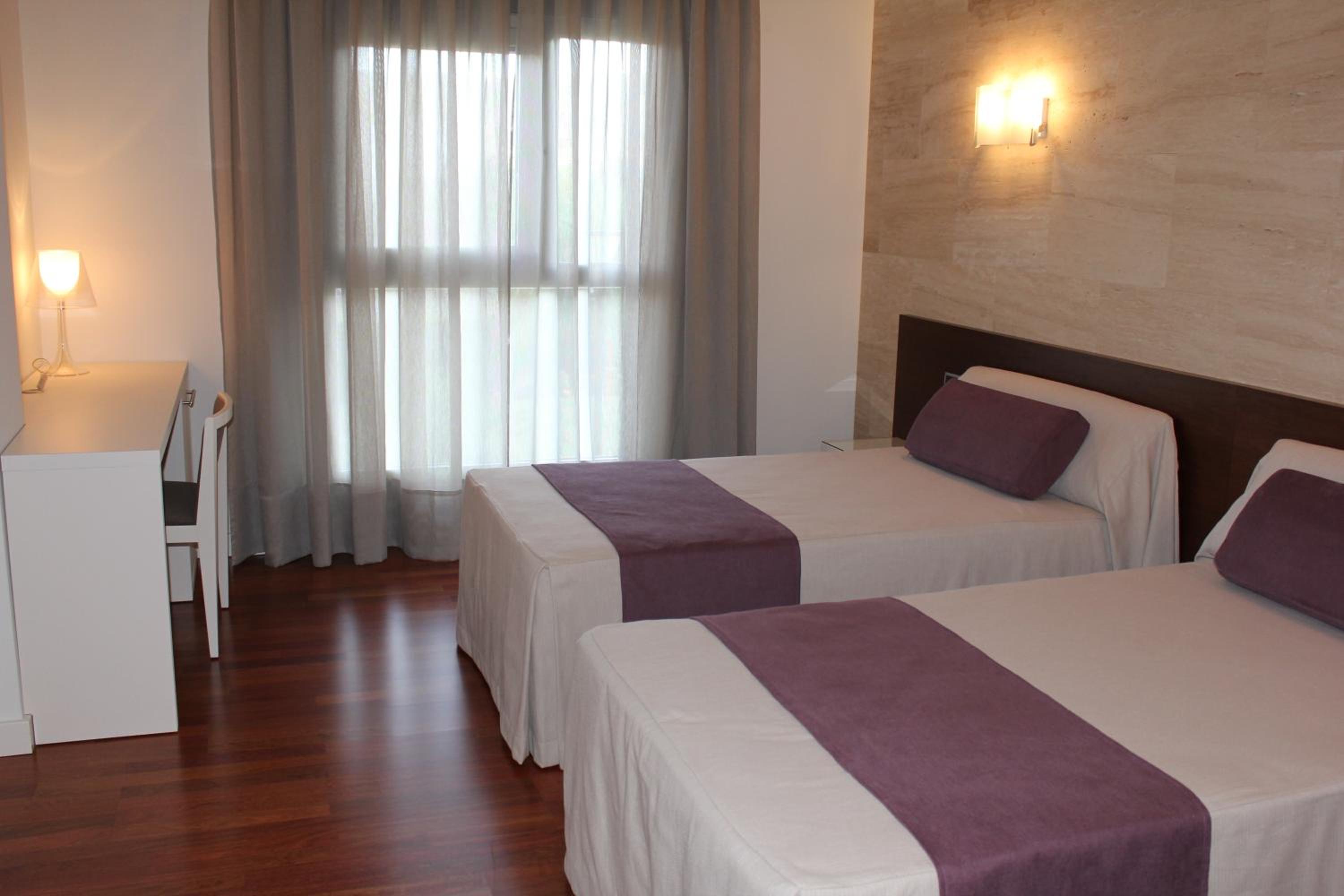 Double or Twin Room - Photo 1