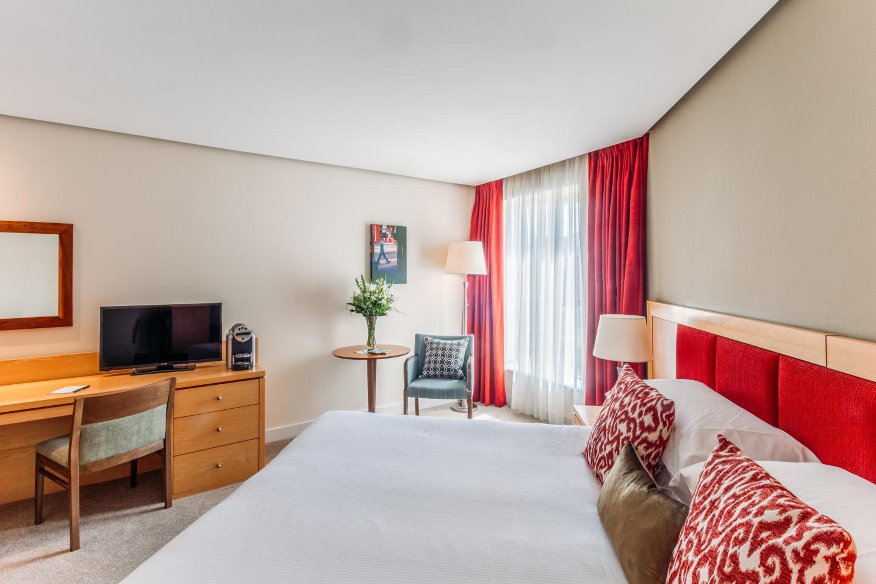 Superior King Room - Photo 2