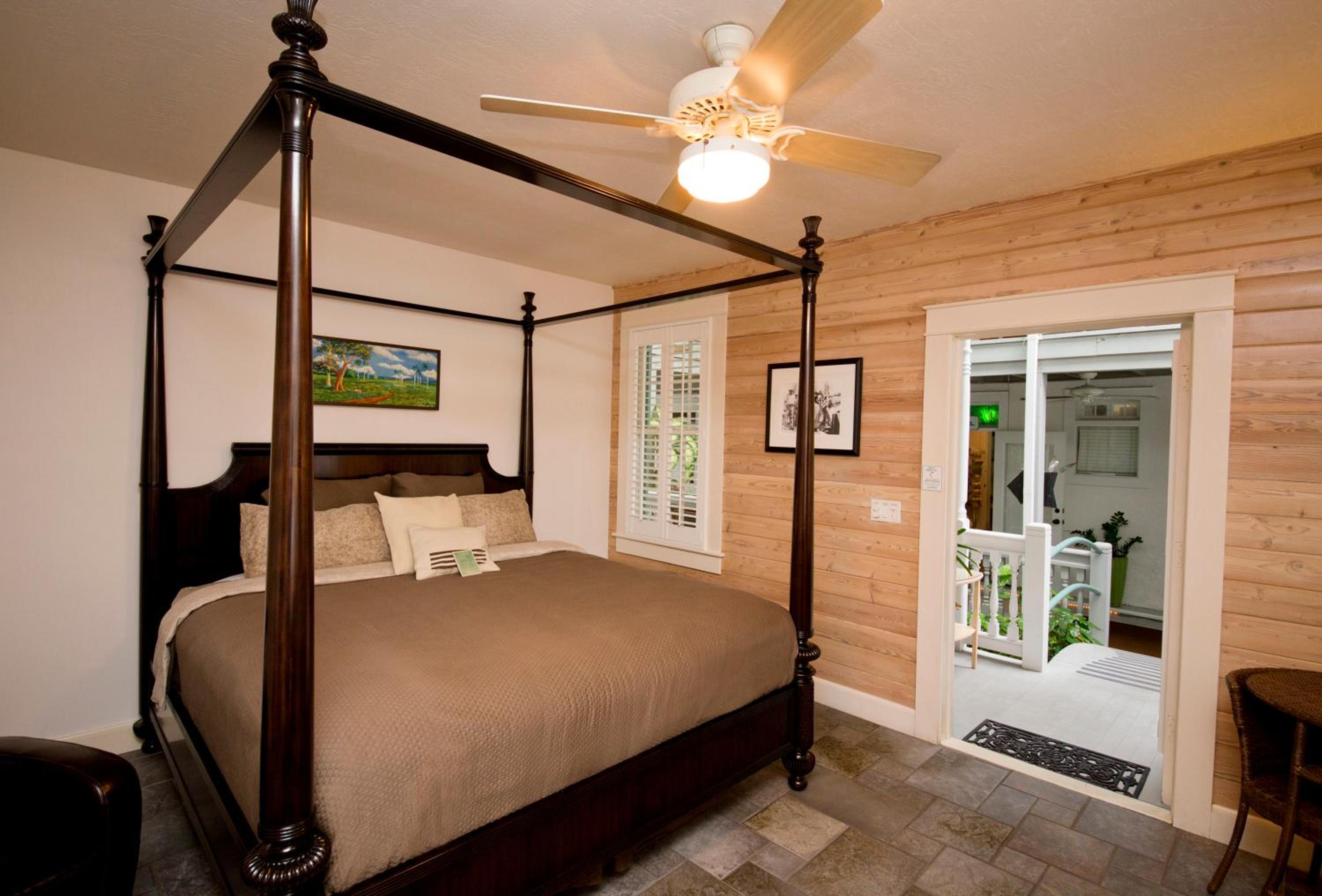 Studio Suite - Photo 2