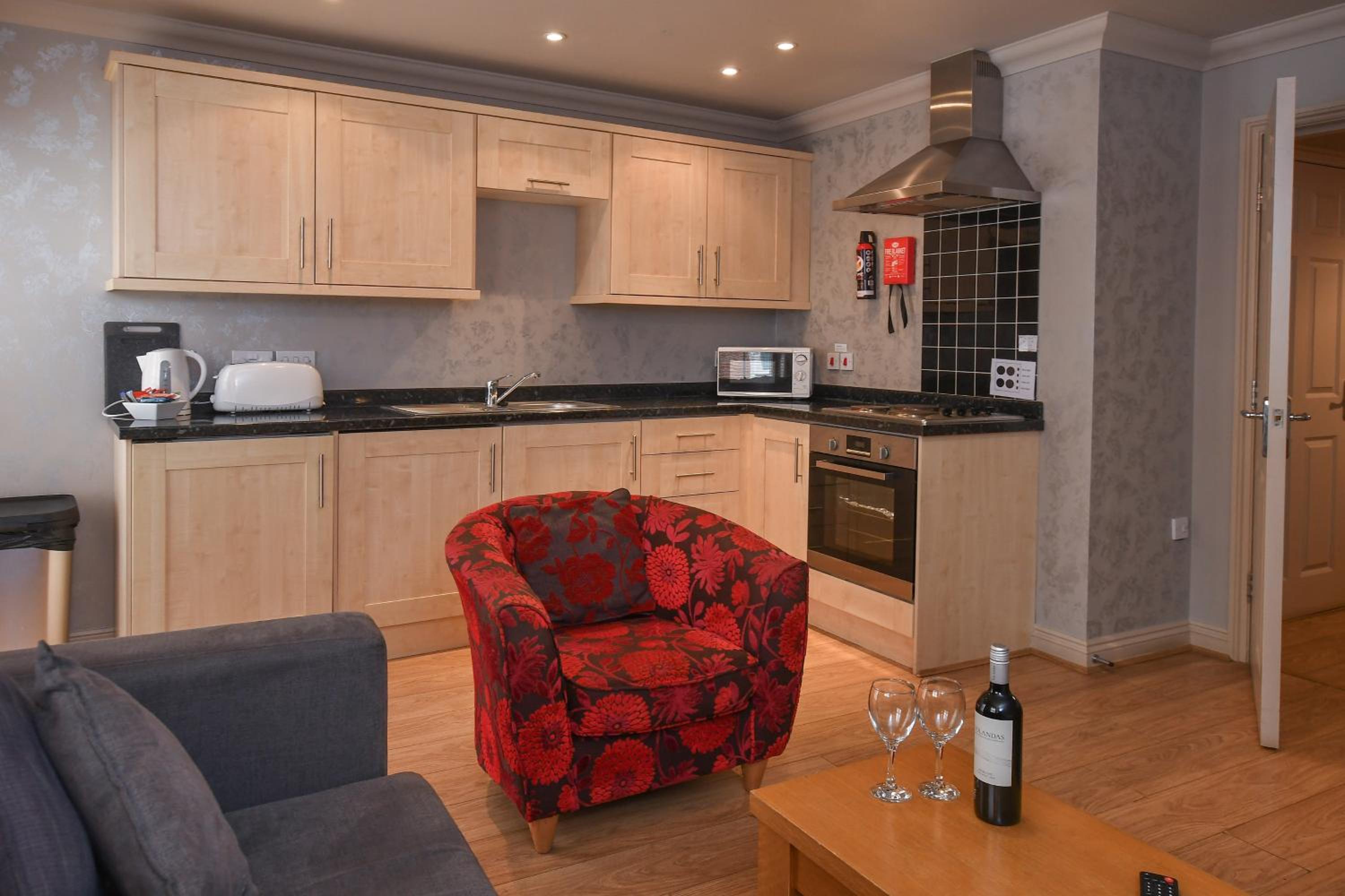 One Bed Apt. Sleeps 4 (Dbl & Sofa Bed) (No elevator)