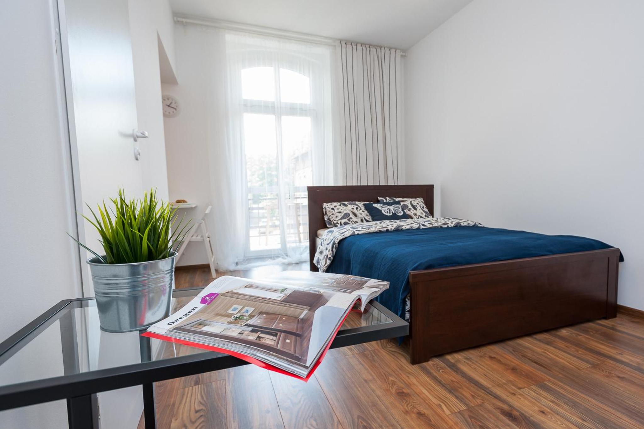 Studio Apartment - Photo 1