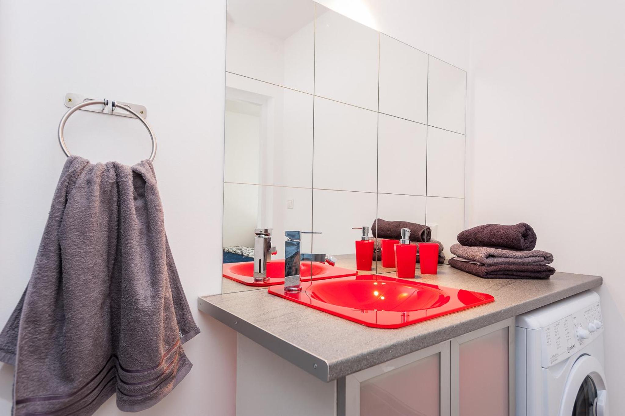 Studio Apartment - Photo 9