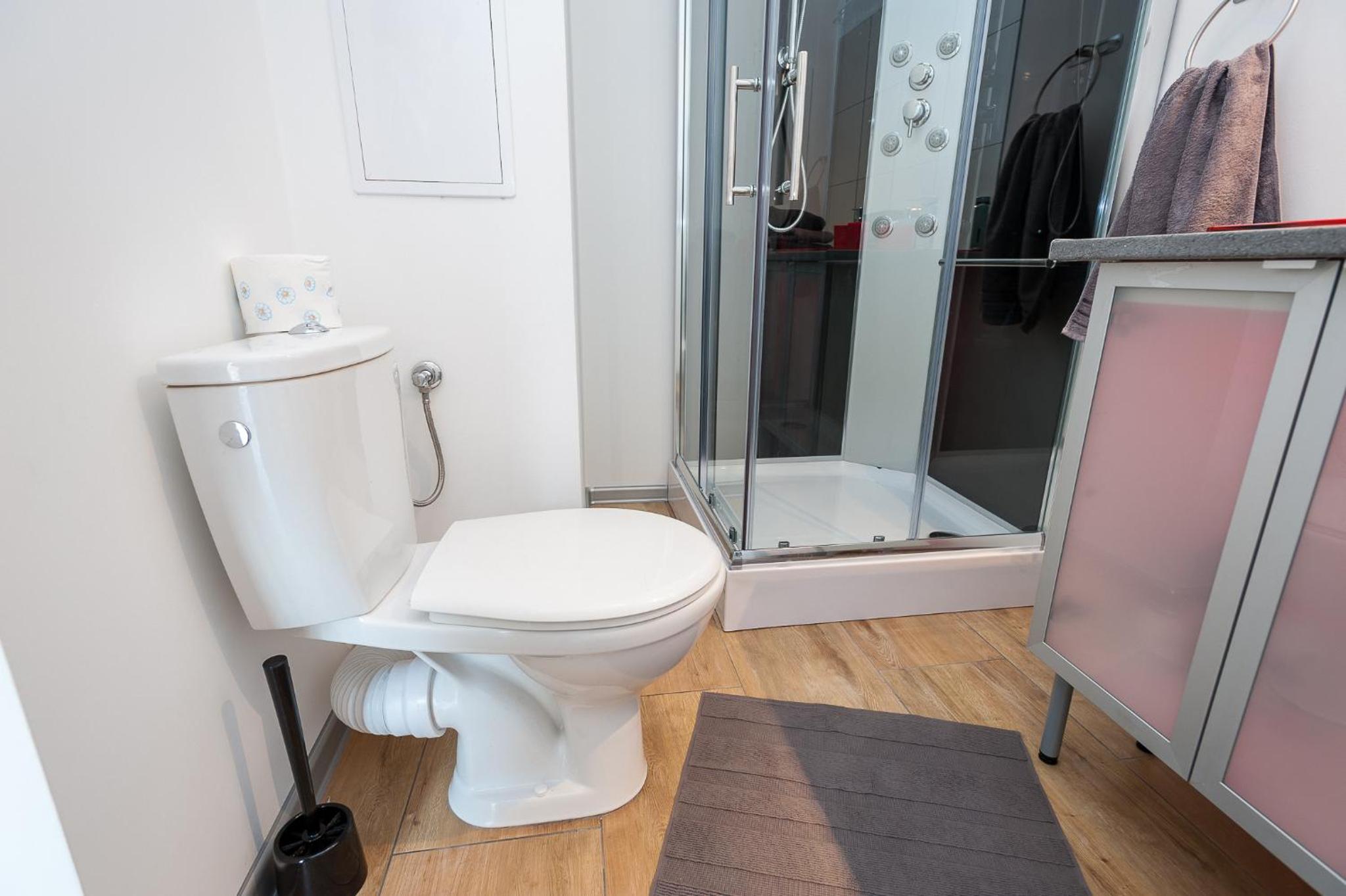 Studio Apartment - Photo 12