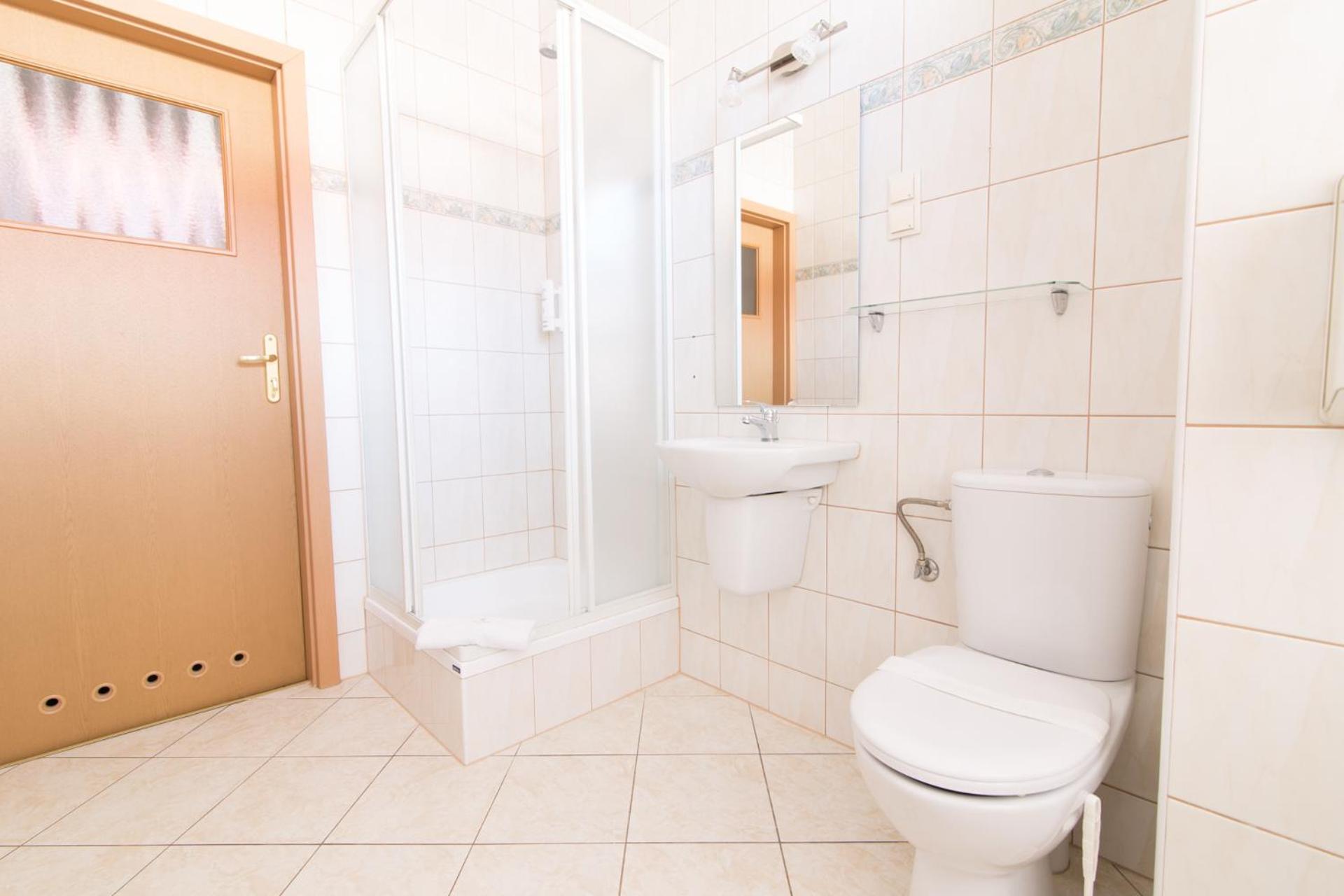 Double or Twin Room with Private Bathroom photo 1