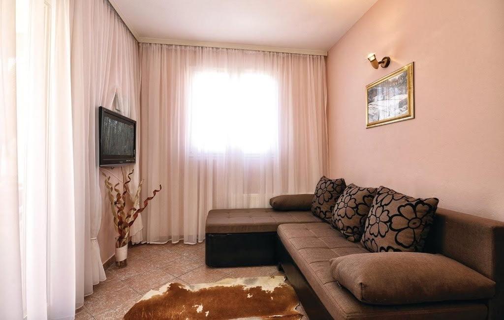 Two-Bedroom Apartment with Balcony and Terrace photo 3