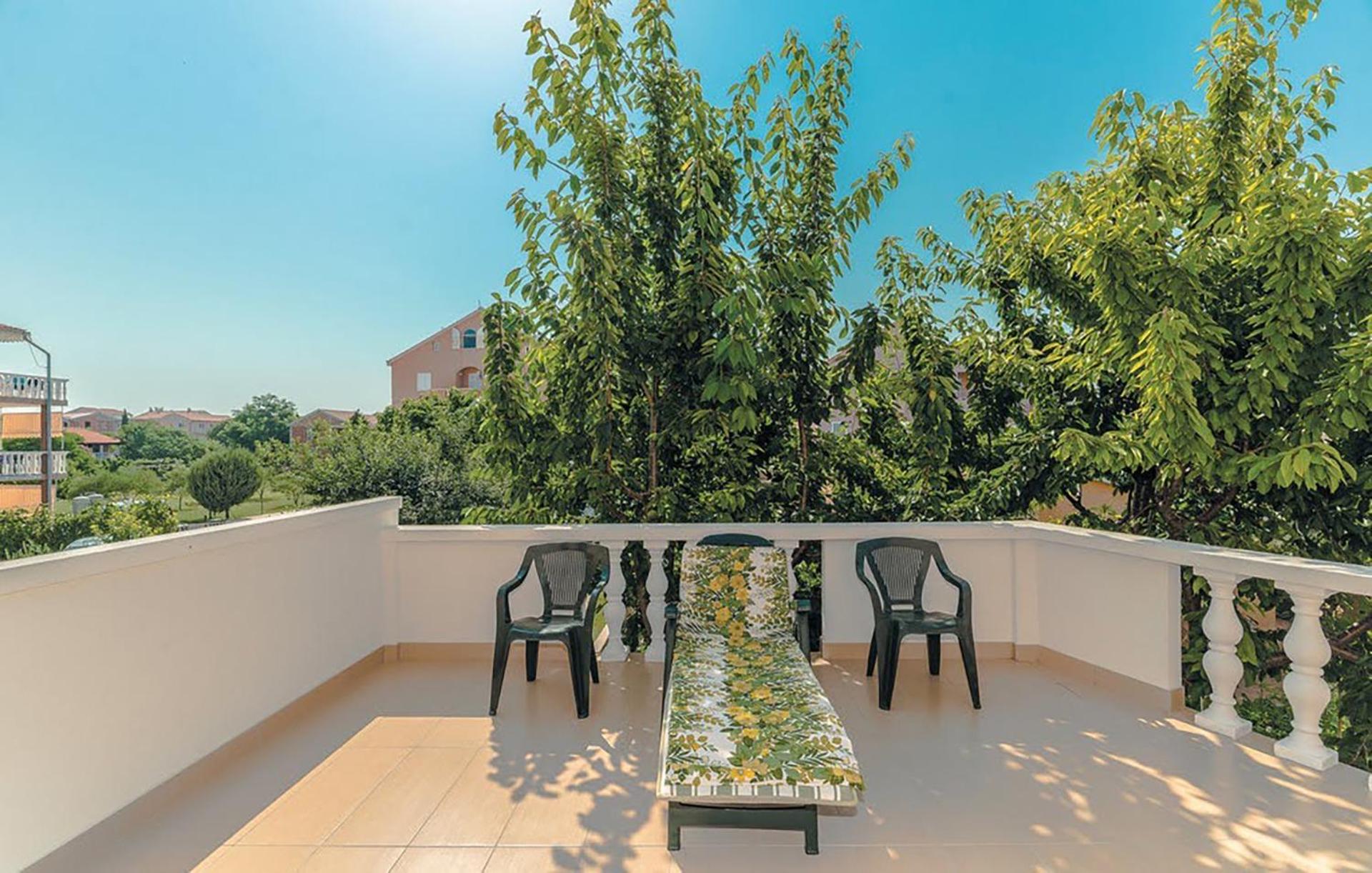 Two-Bedroom Apartment with Balcony and Terrace photo 2