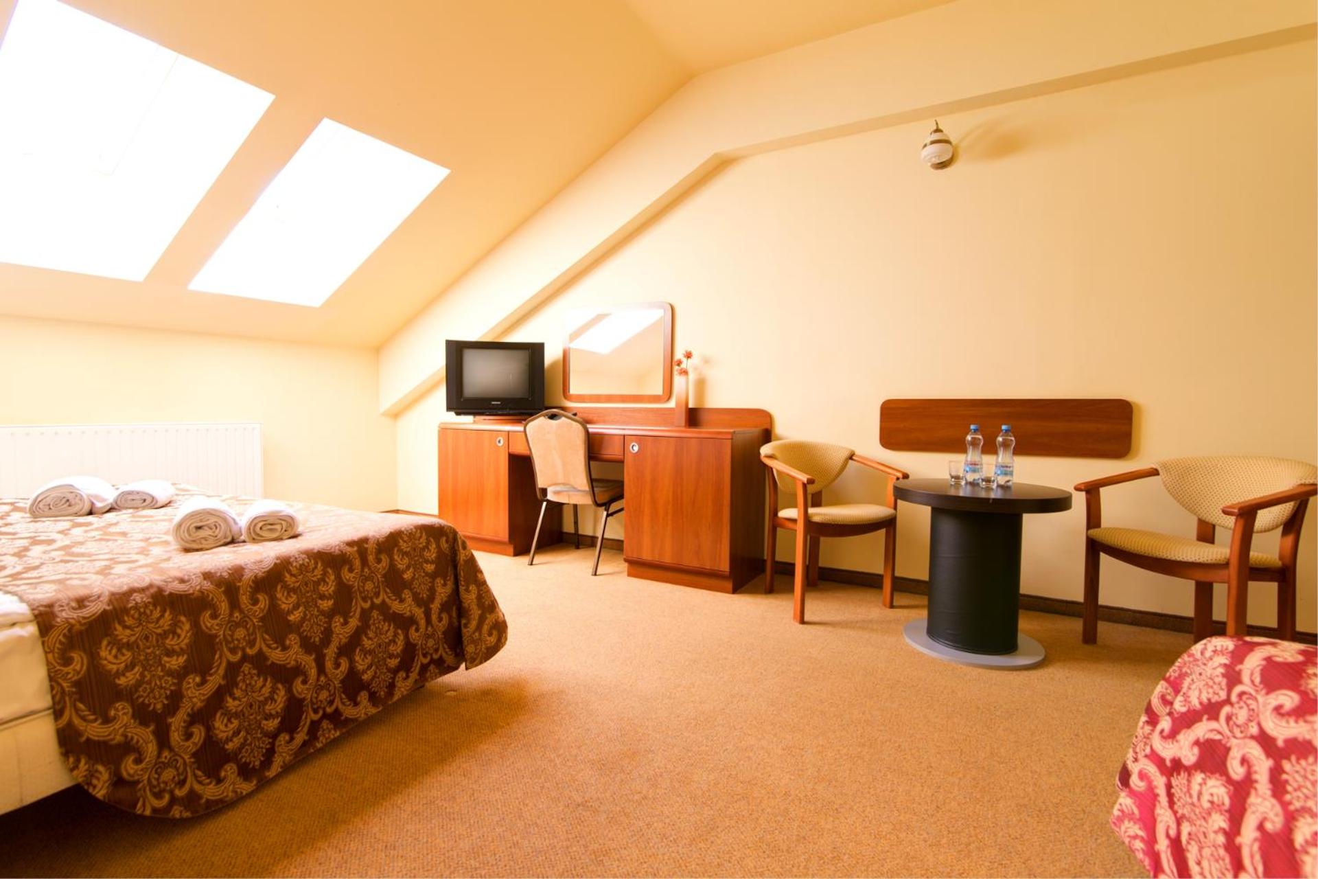 Basic Triple Room photo 2