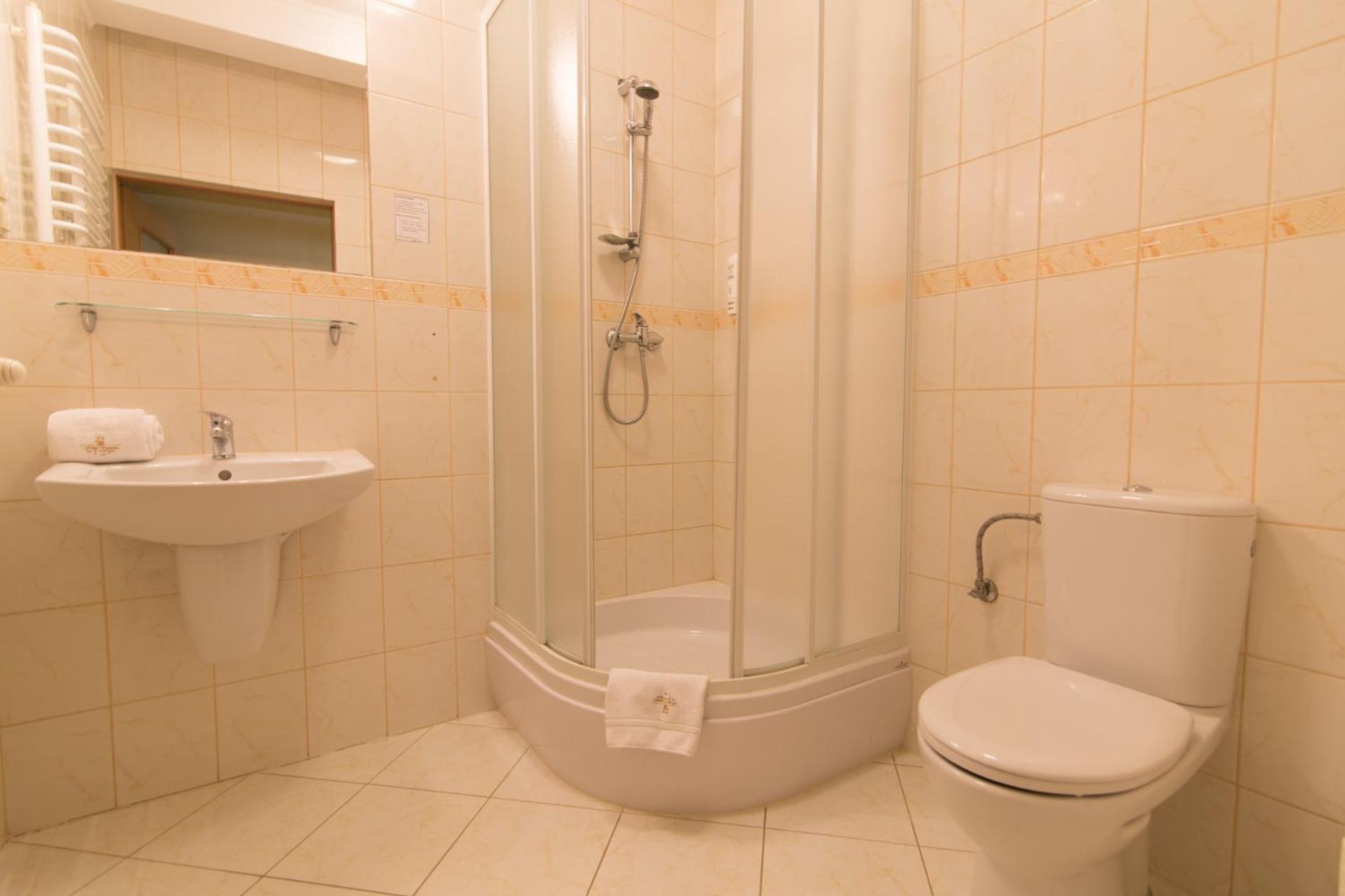 Basic Triple Room photo 1