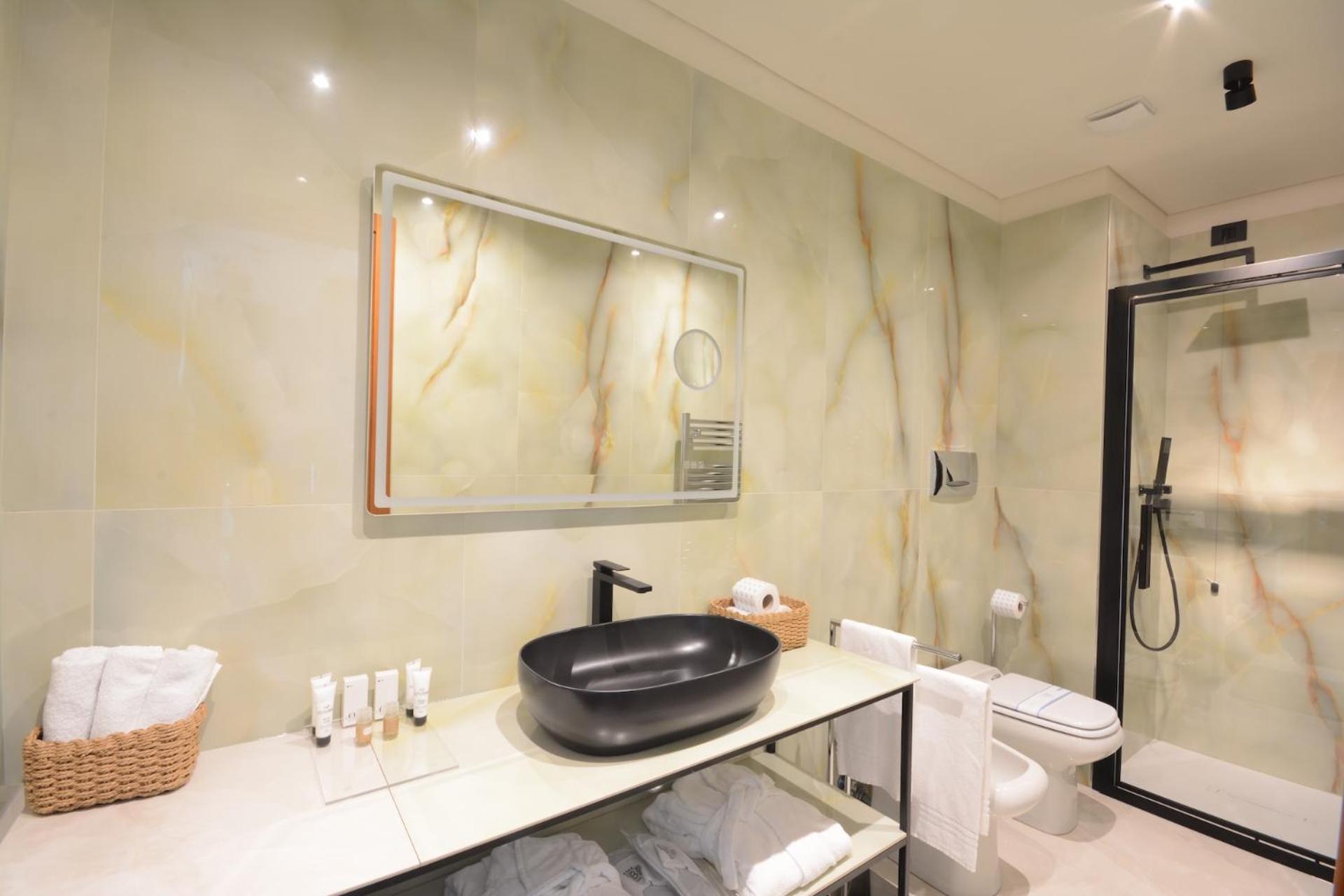 Deluxe Double Room with Spa Access photo 1