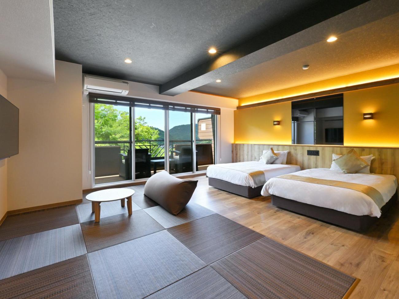 Standard Japanese-Western Classic Suite Room with Open-air Bath & Terrace