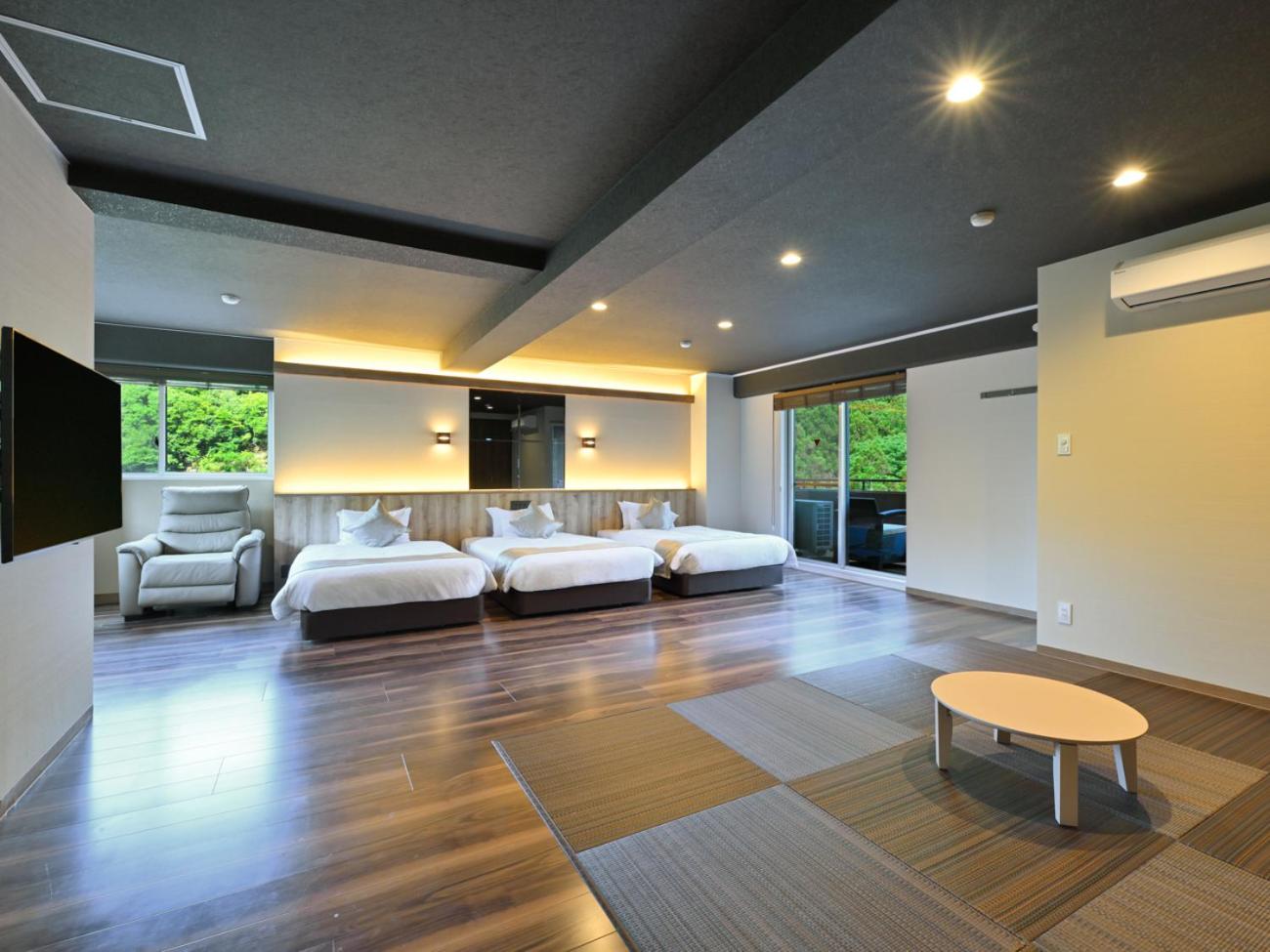 Superior Japanese-Western Classic Suite Room with Open-air Bath & Terrace