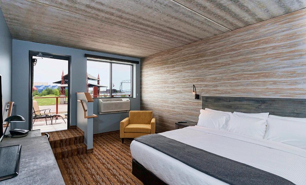 King Marina Deck Room