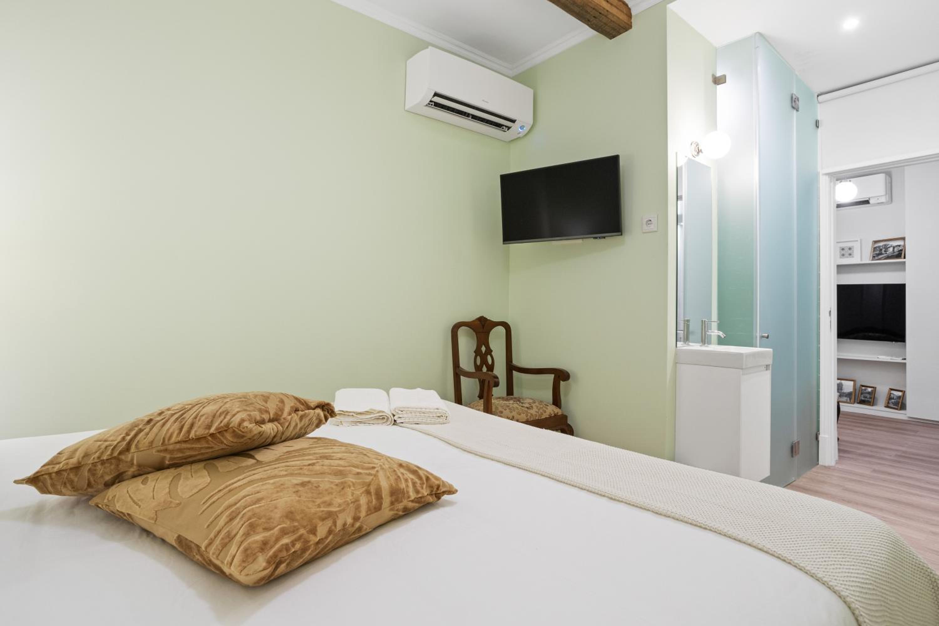Double Room with Private Bathroom photo 1