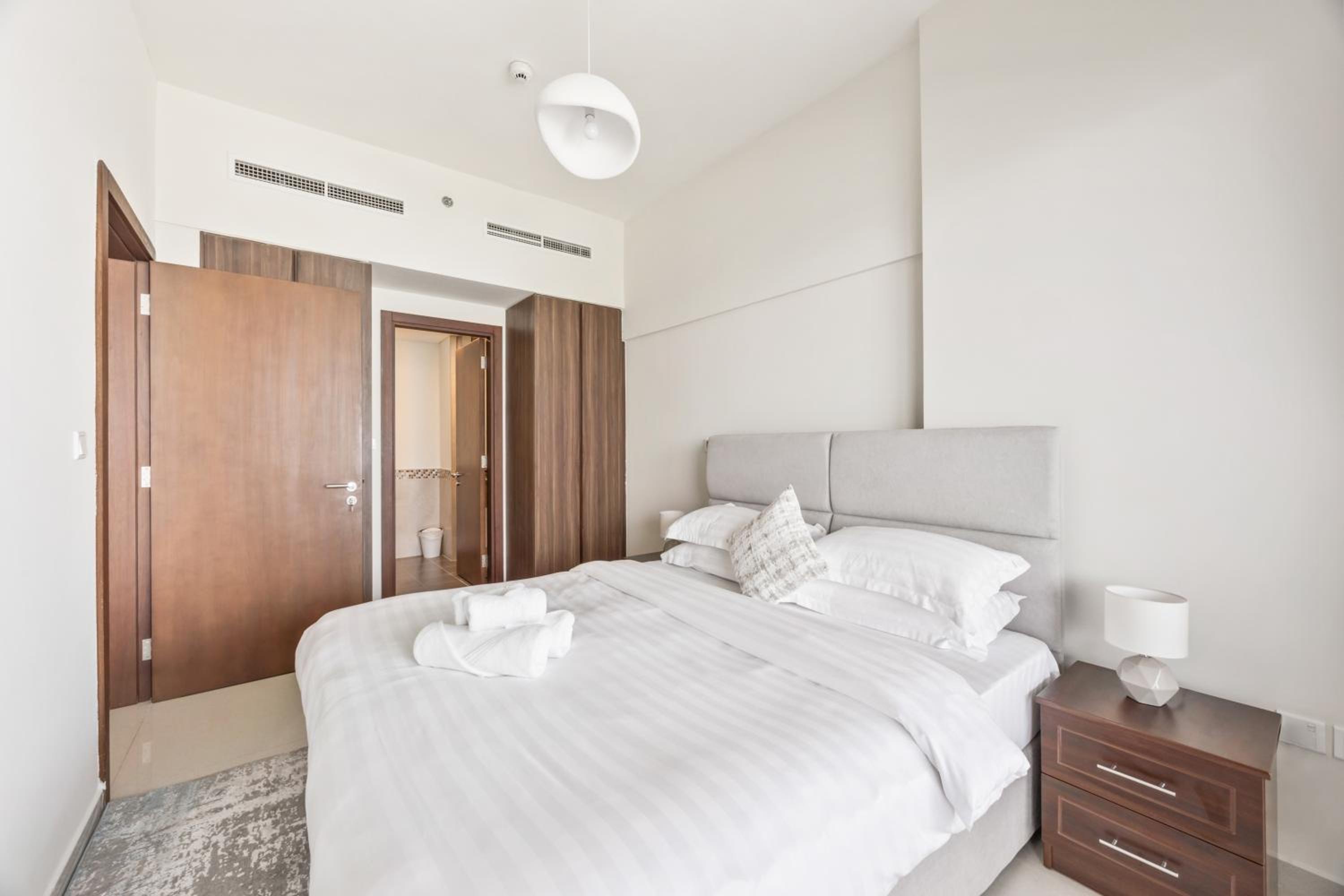 Two-Bedroom Apartment with Bay View photo 3