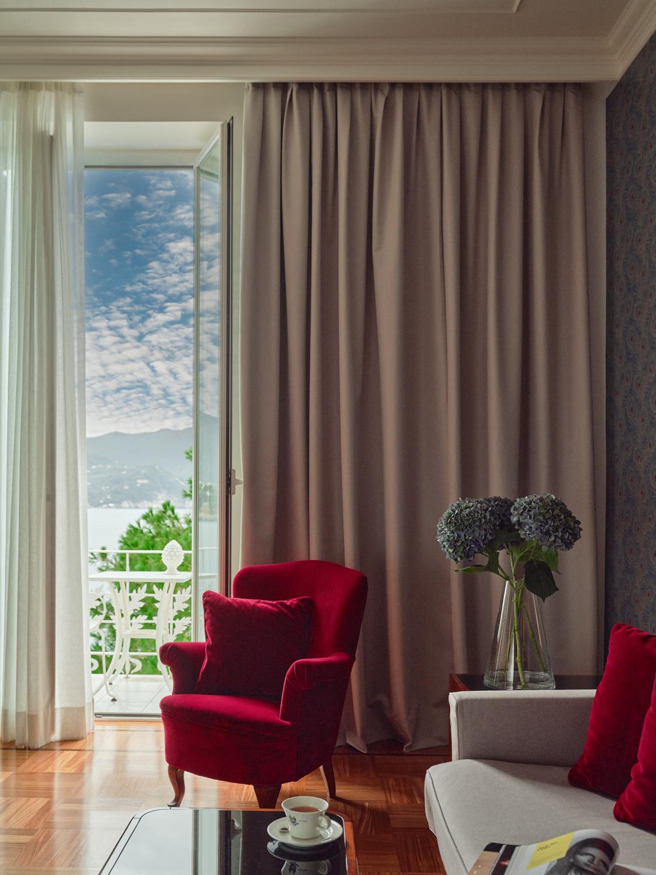 Junior Suite with Balcony