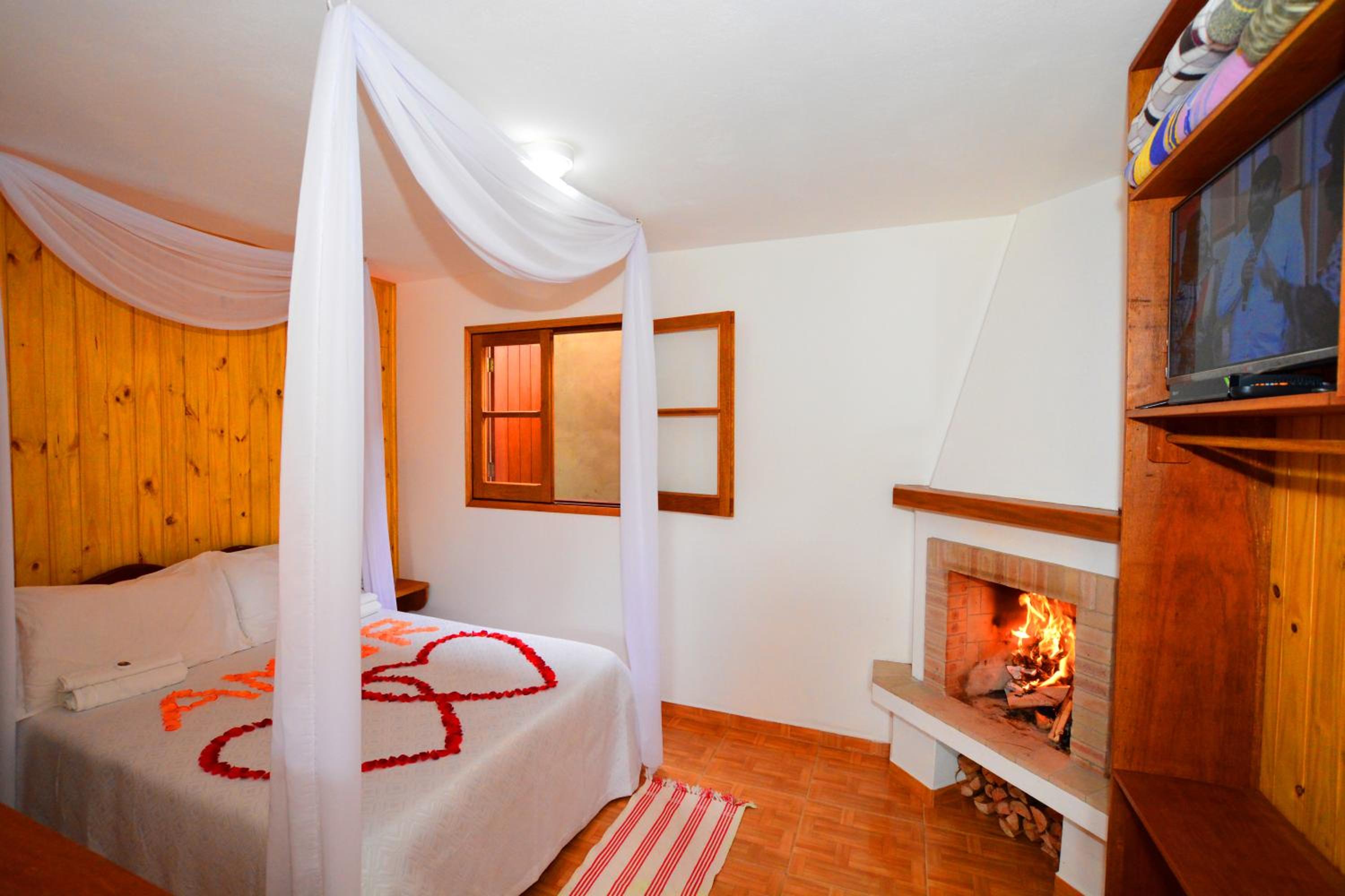 Family Suite with Jacuzzi photo 2