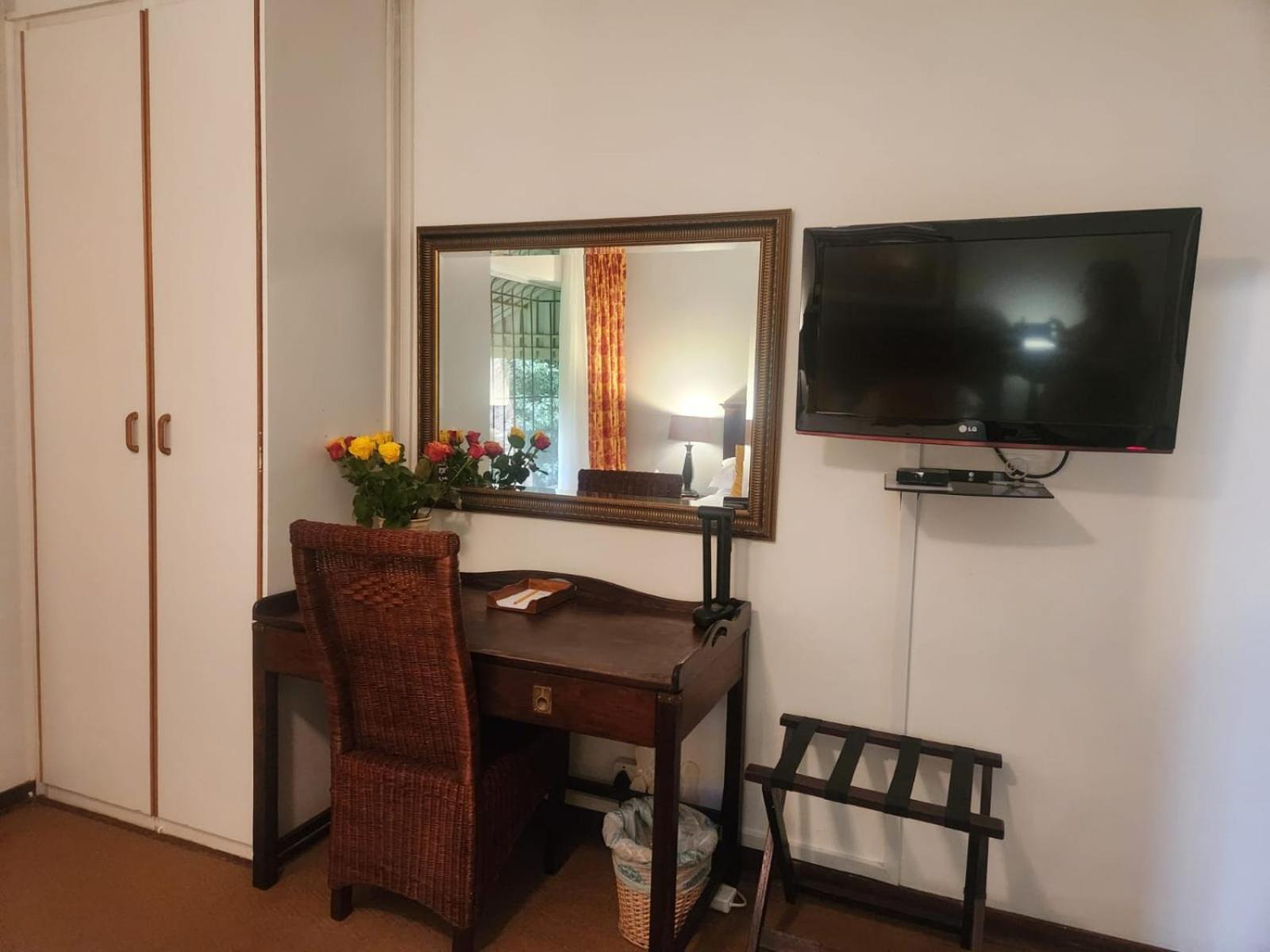 Deluxe Queen Room - Photo 2