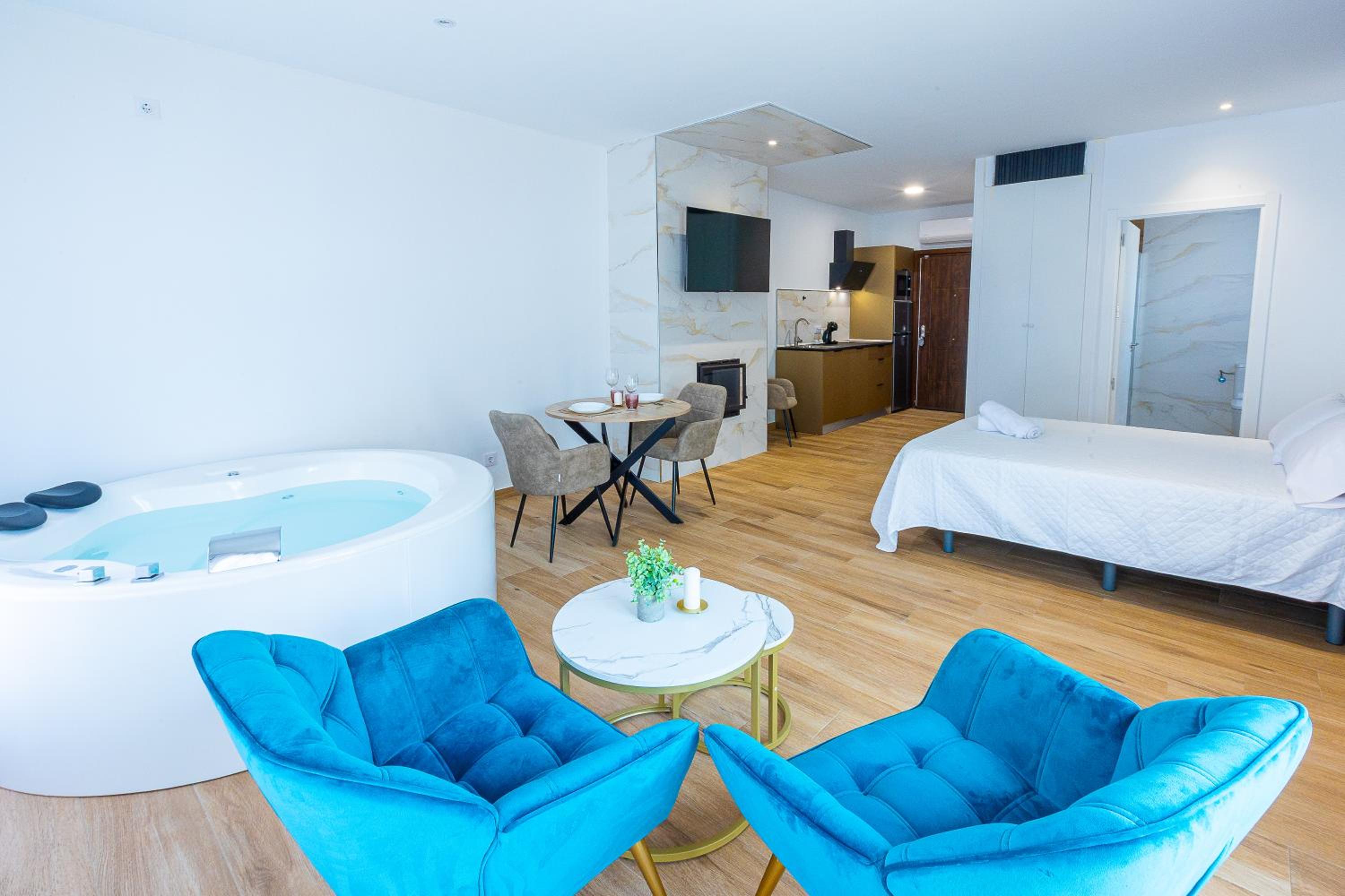 Double Room with Pool View photo 2