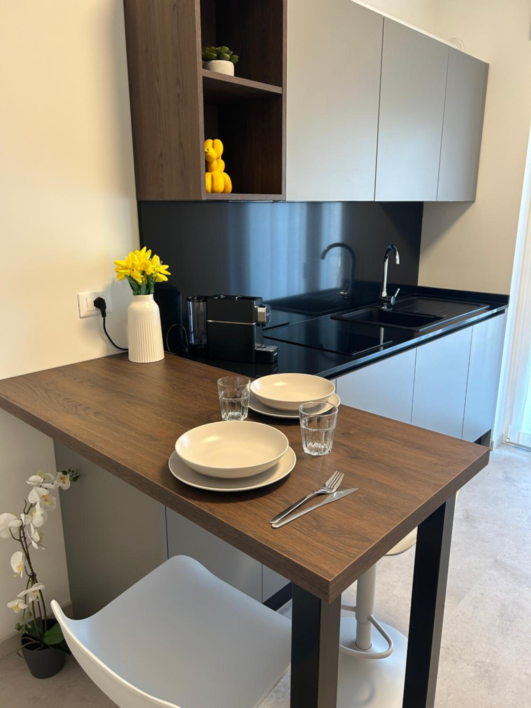 Superior One-Bedroom Apartment with Balcony