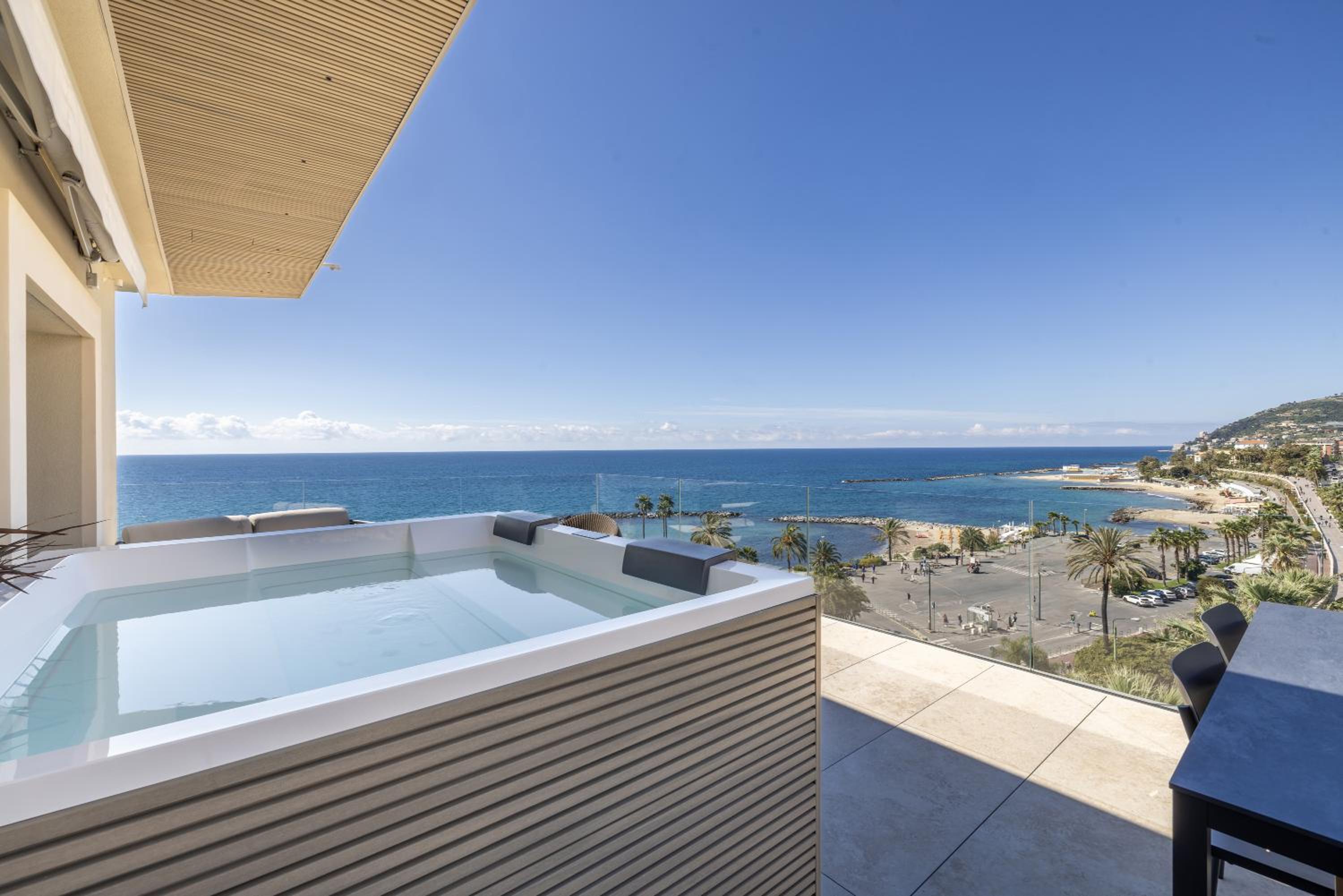 Suite with Terrace - Photo 2