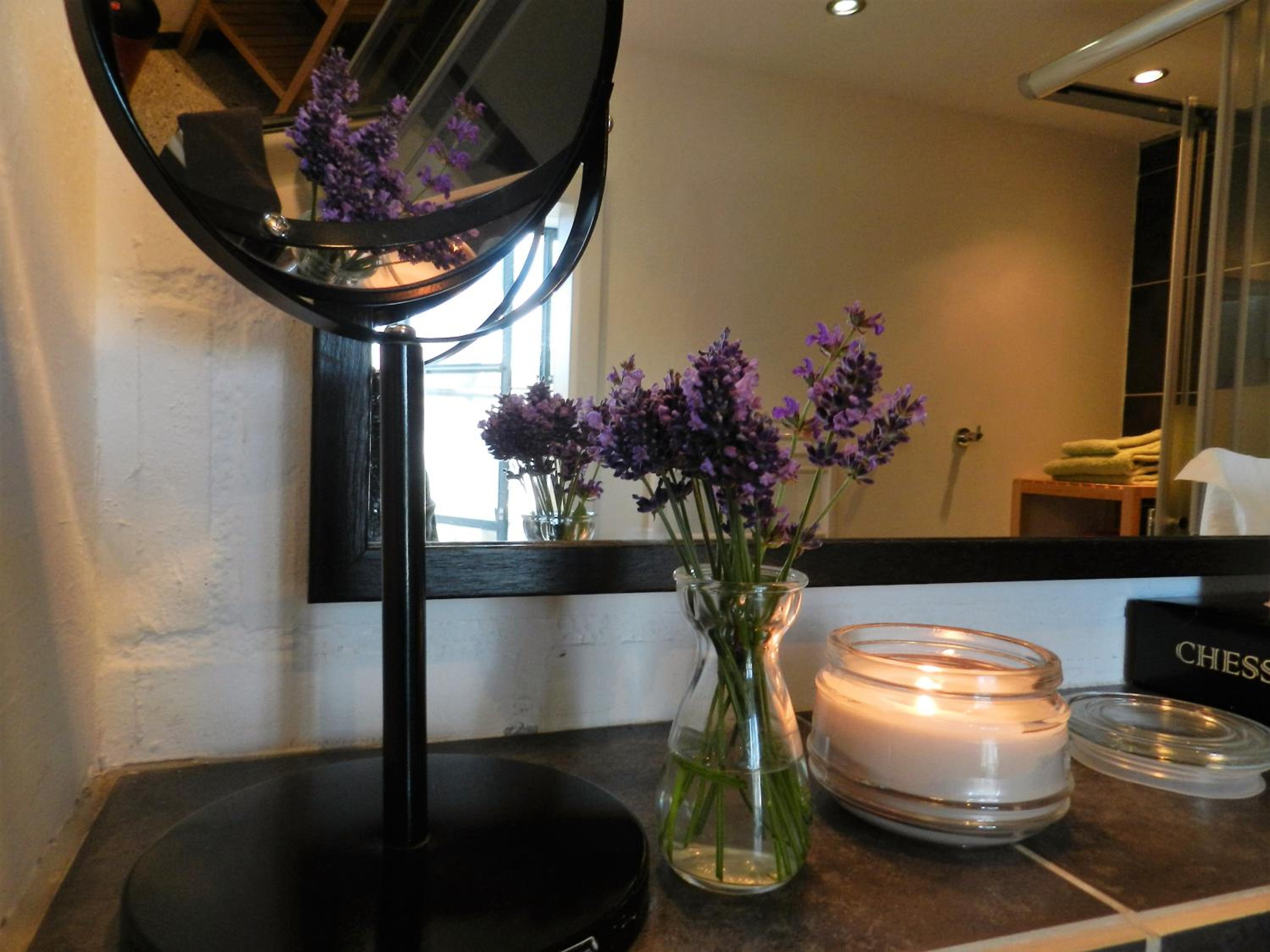 Studio 1 - Photo 16