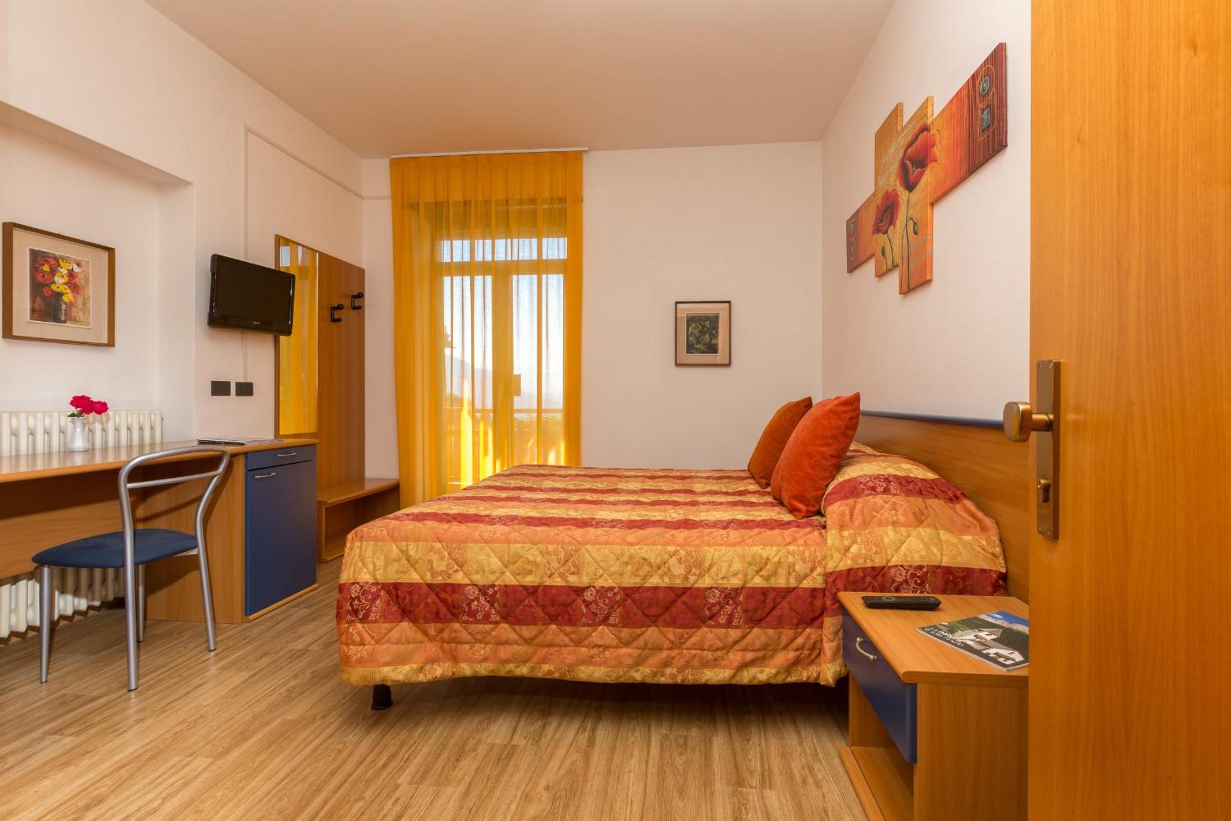 Double Room with Balcony with Castle View - Photo 9