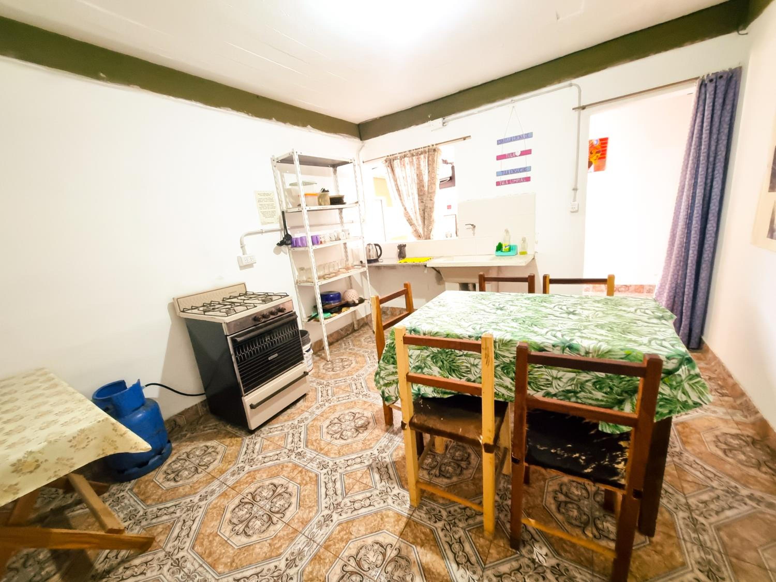 Basic Triple Room with Shared Bathroom photo 3