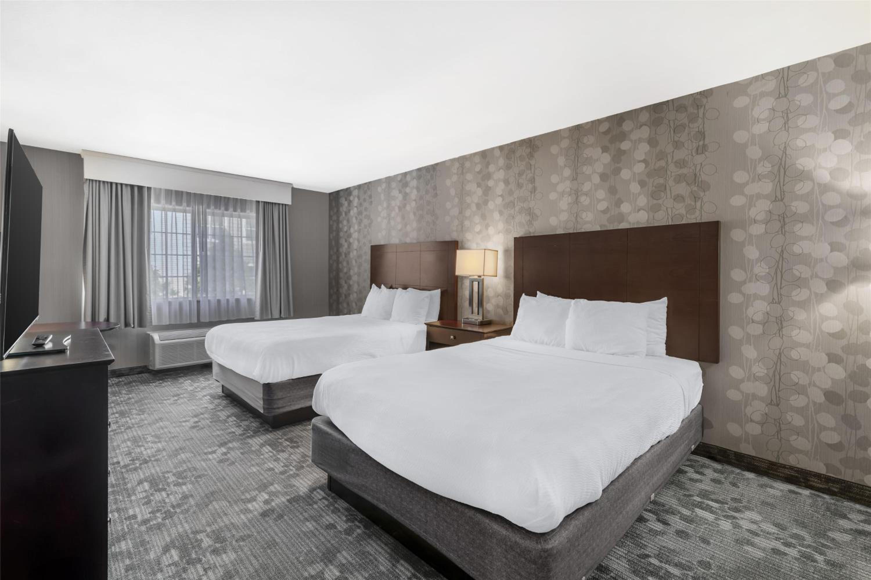 One-Bedroom King Suite with Two King Beds and Sofa Bed - Non-Smoking - Photo 1