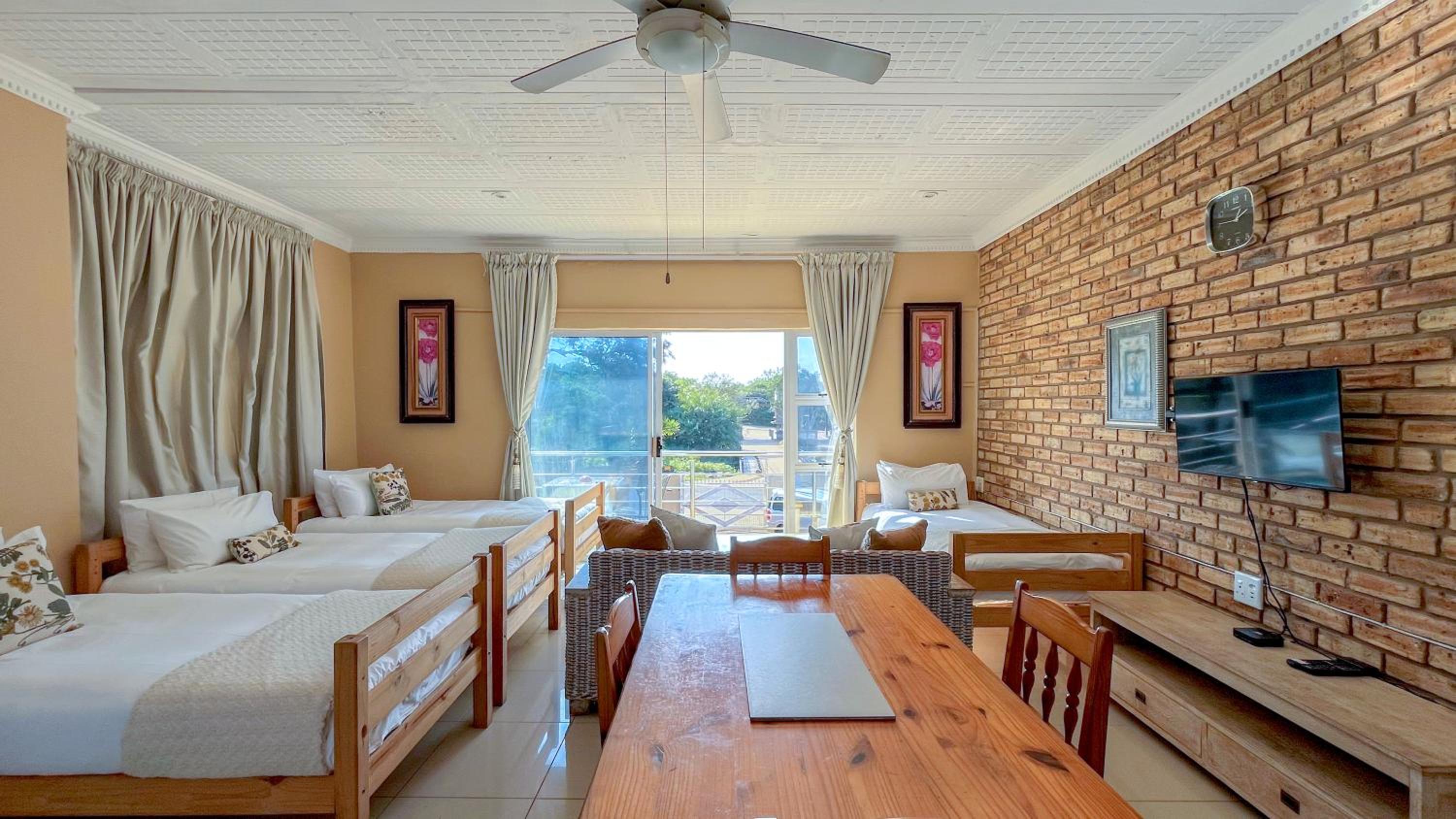 One-Bedroom Apartment with Balcony photo 3