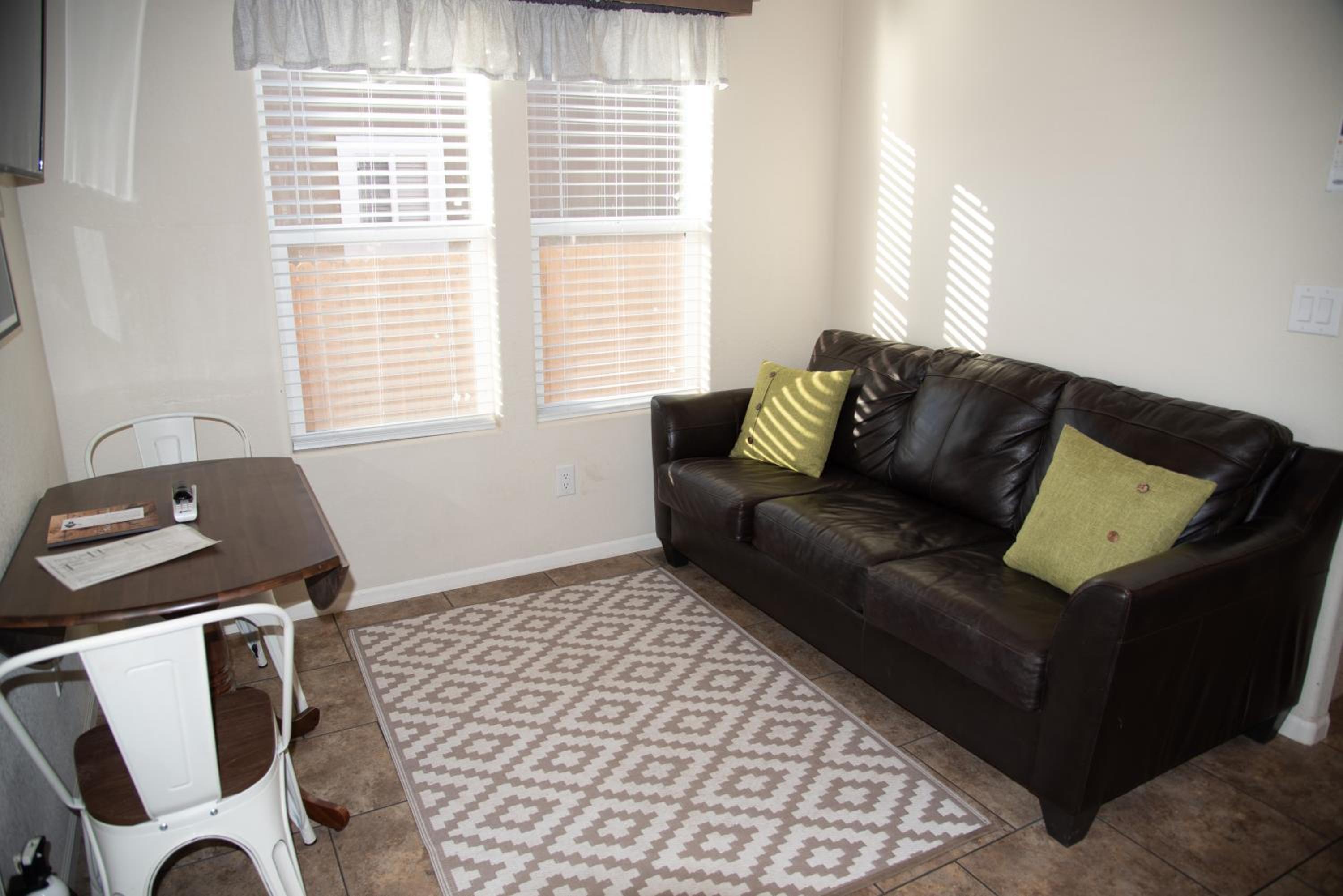 One-Bedroom House photo 2