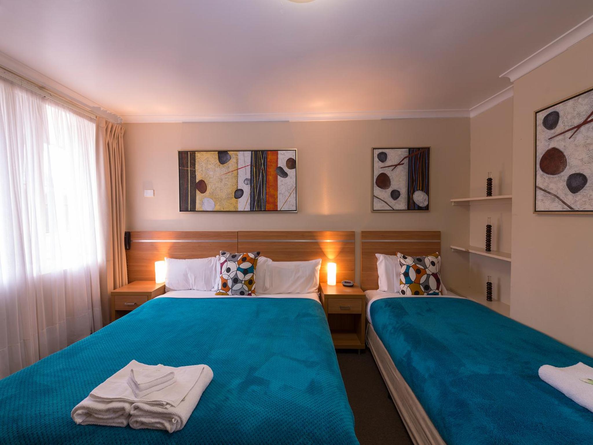 Standard Twin Room - Photo 8